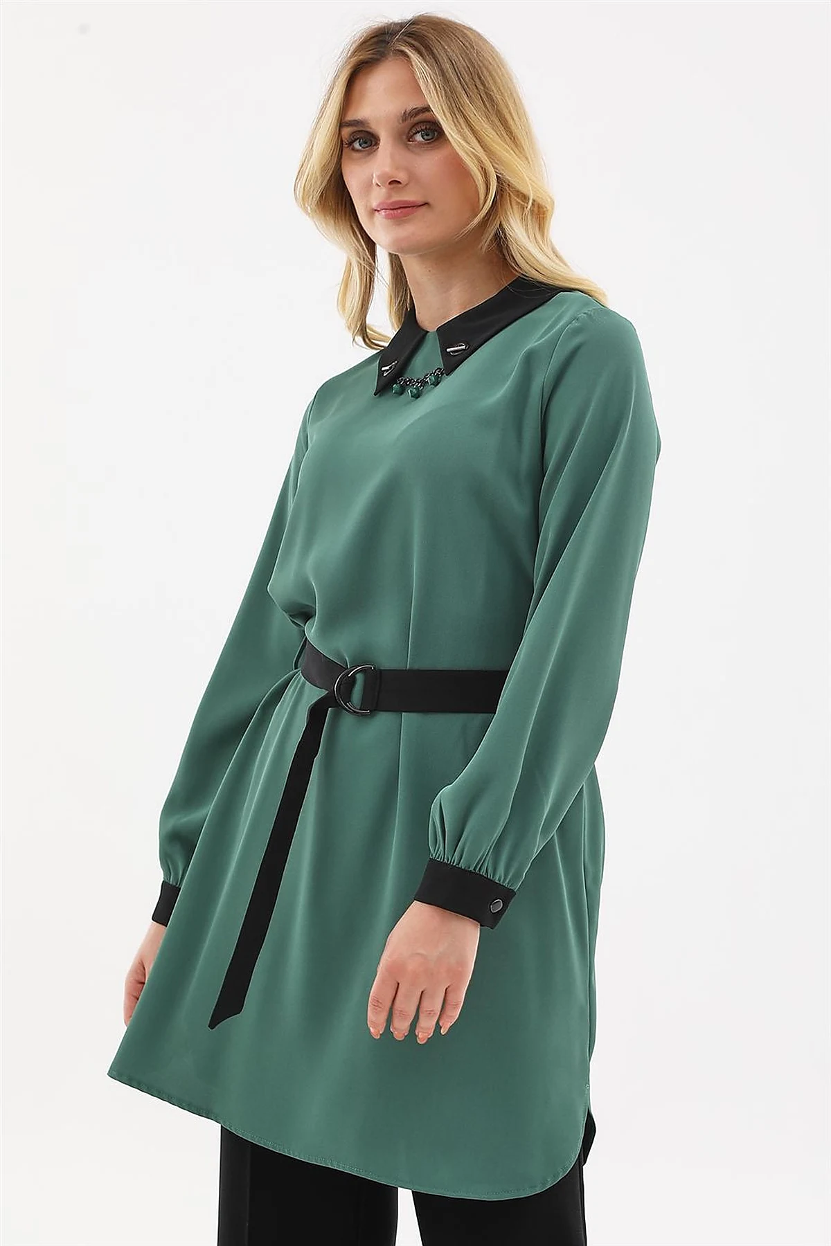 Collar-Detail Tunic in Green