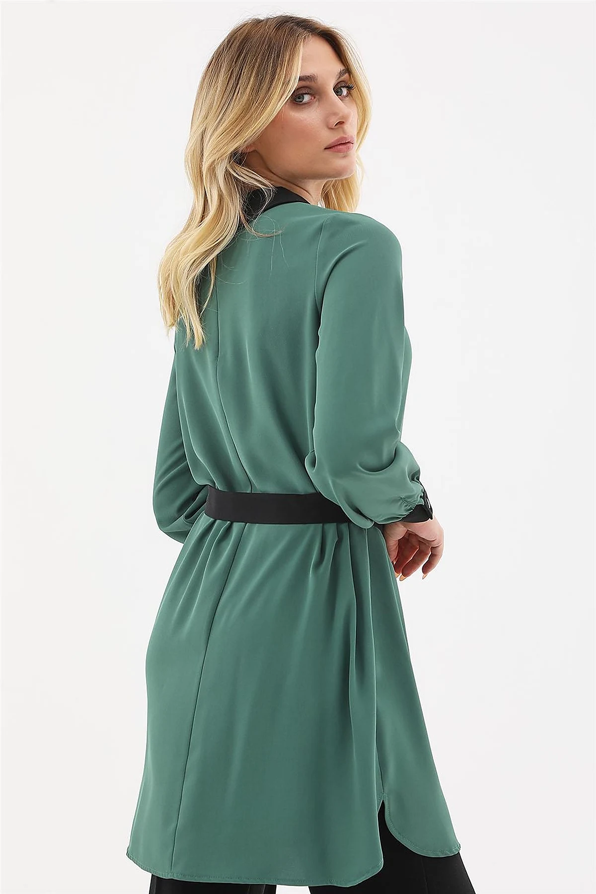 Collar-Detail Tunic in Green