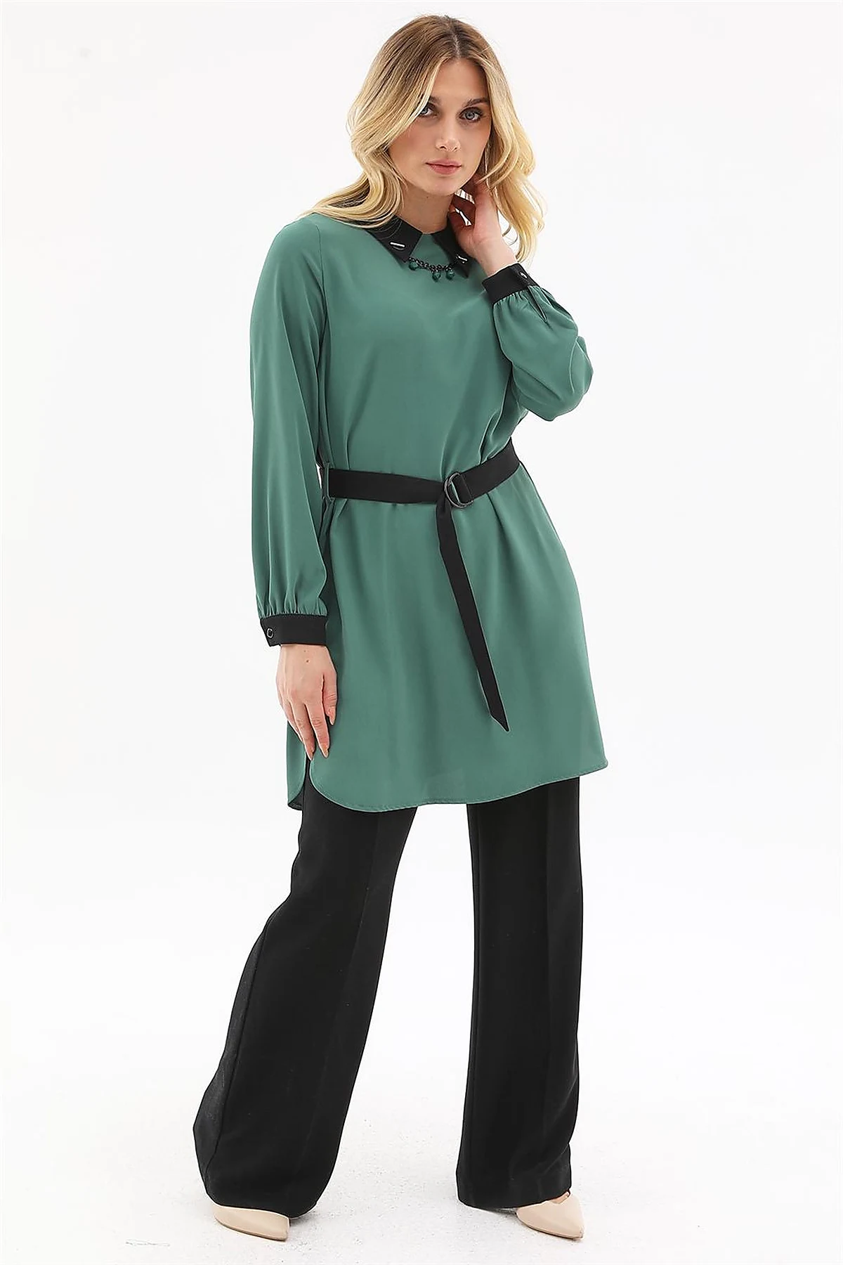 Collar-Detail Tunic in Green