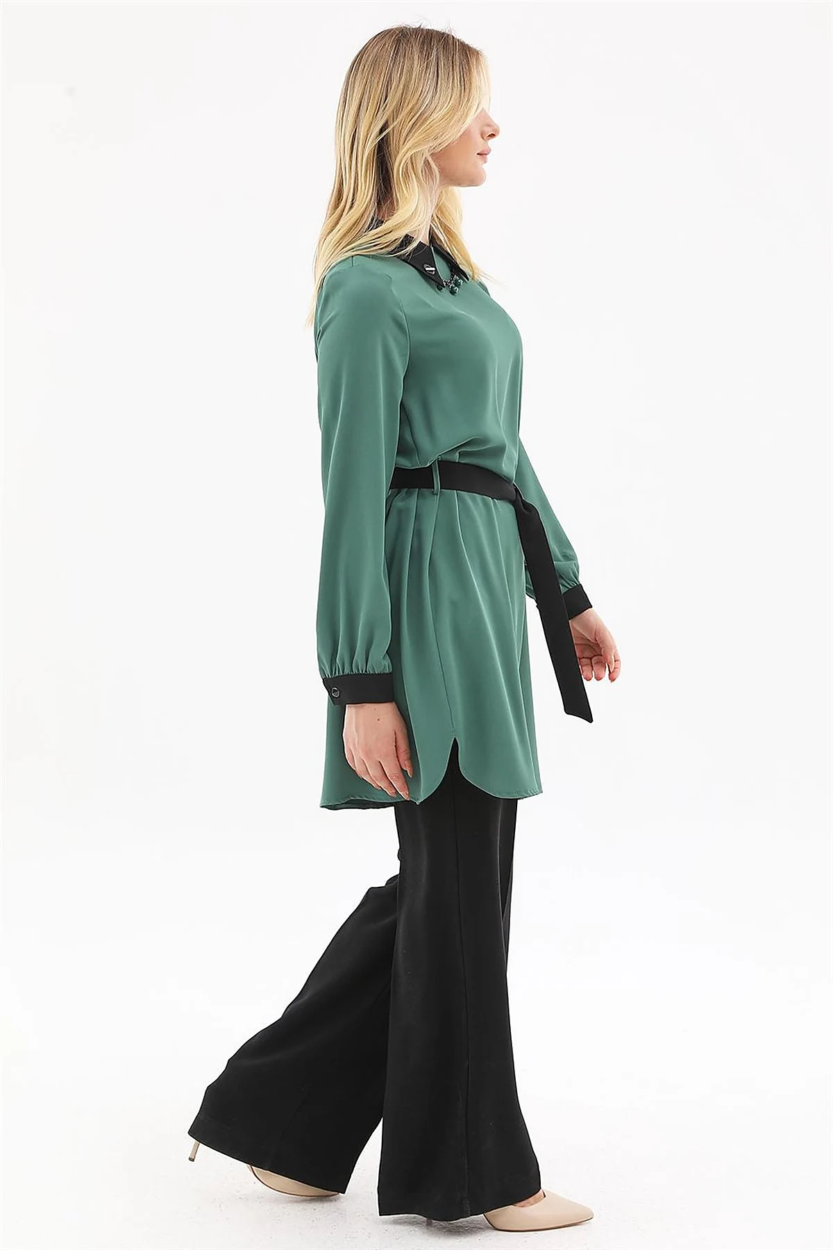 Collar-Detail Tunic in Green
