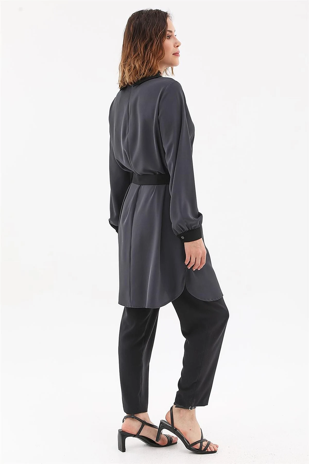 Collar-Detail Tunic in Anthracite