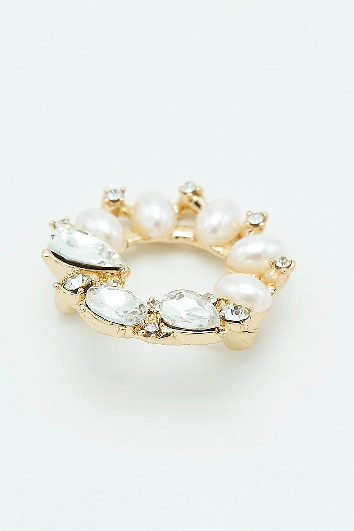 Pearl Arrangement Brooch Optic White