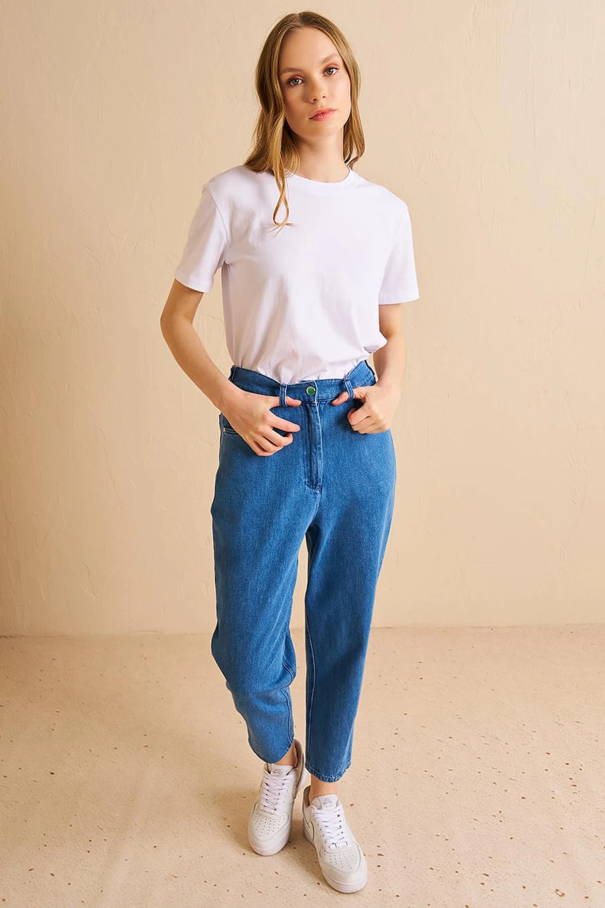 Carrot Cut Pocket Detailed Denim Pants Indigo