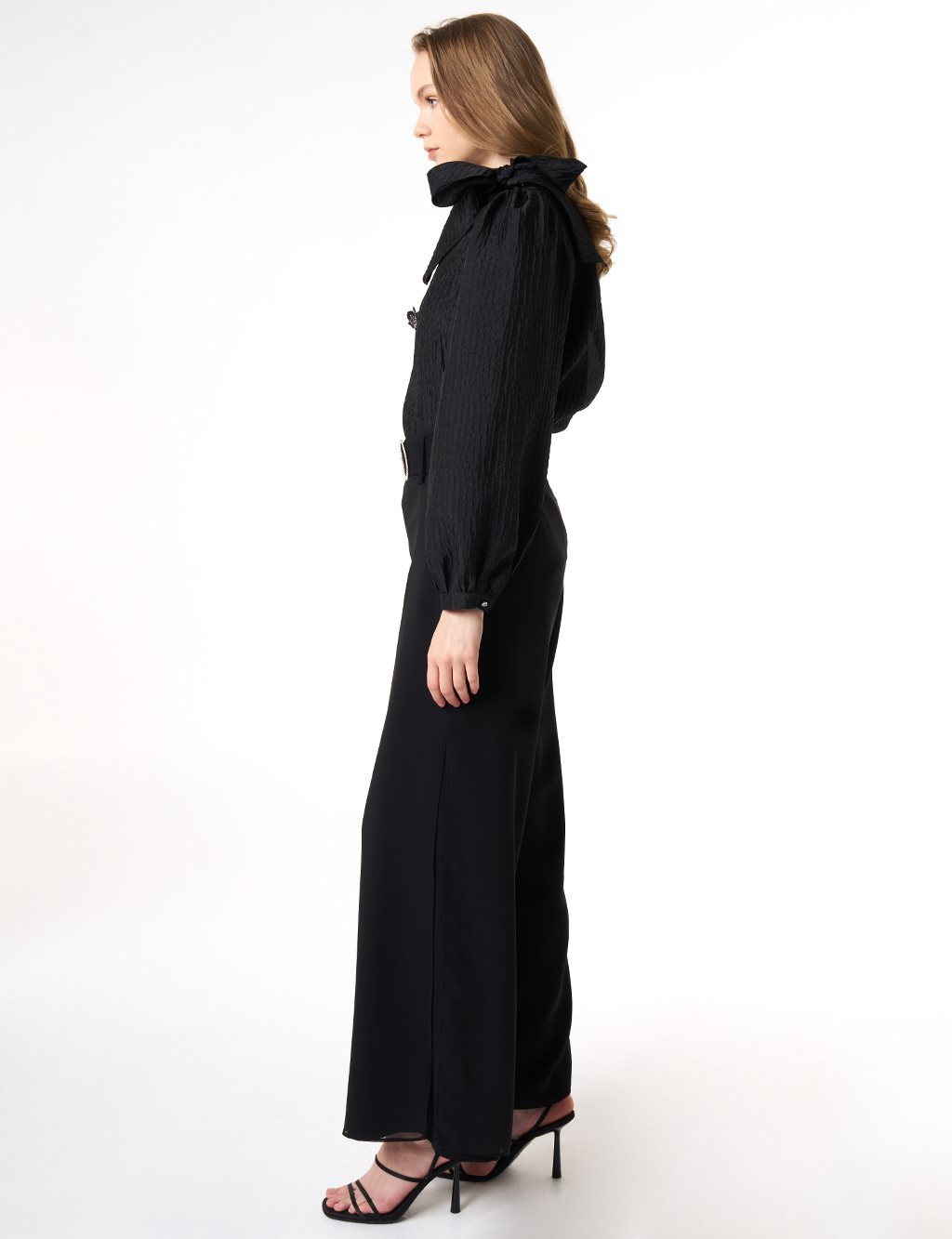 Metal Buckle Detailed Crepe Pants Black