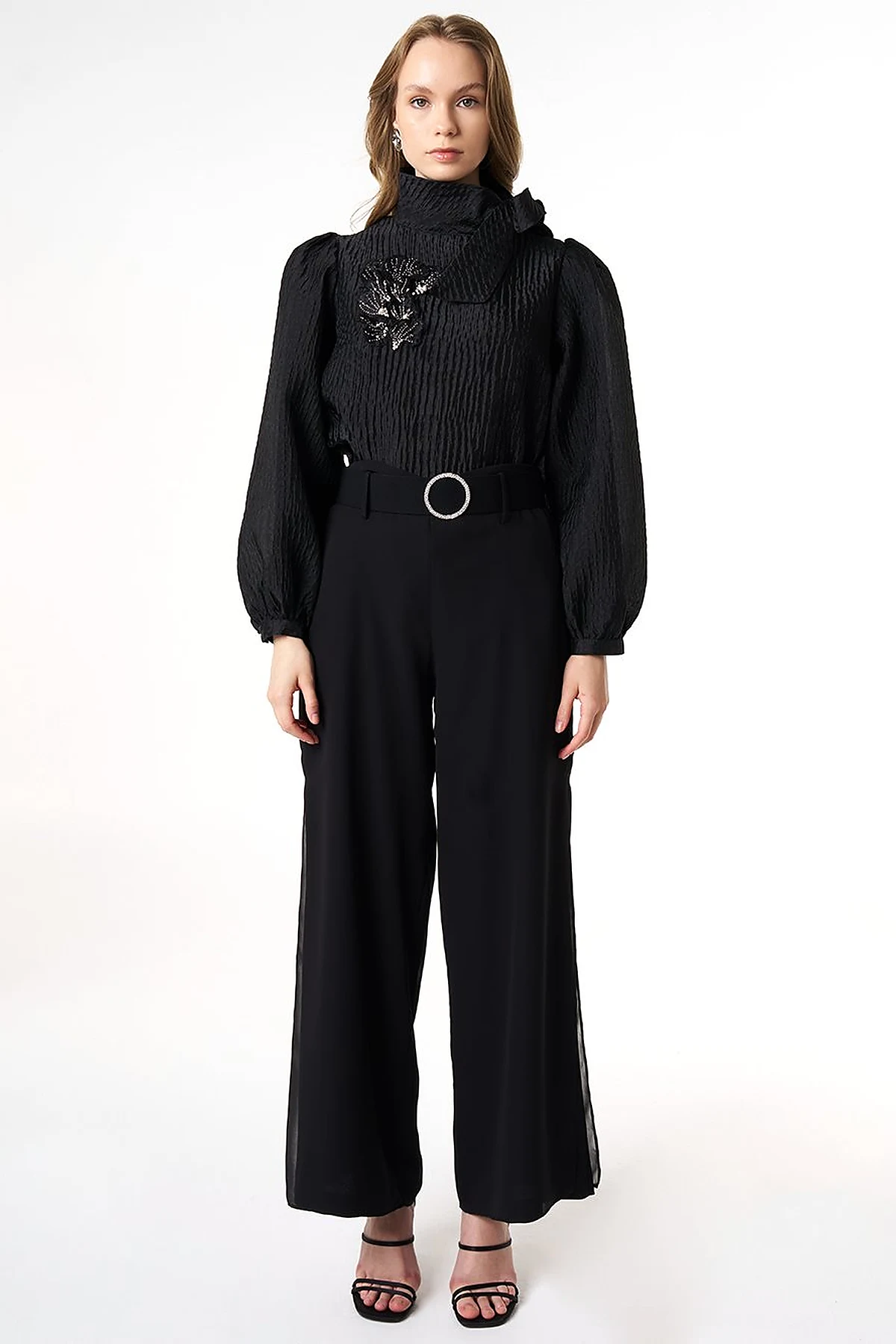 Metal Buckle Detailed Crepe Pants Black