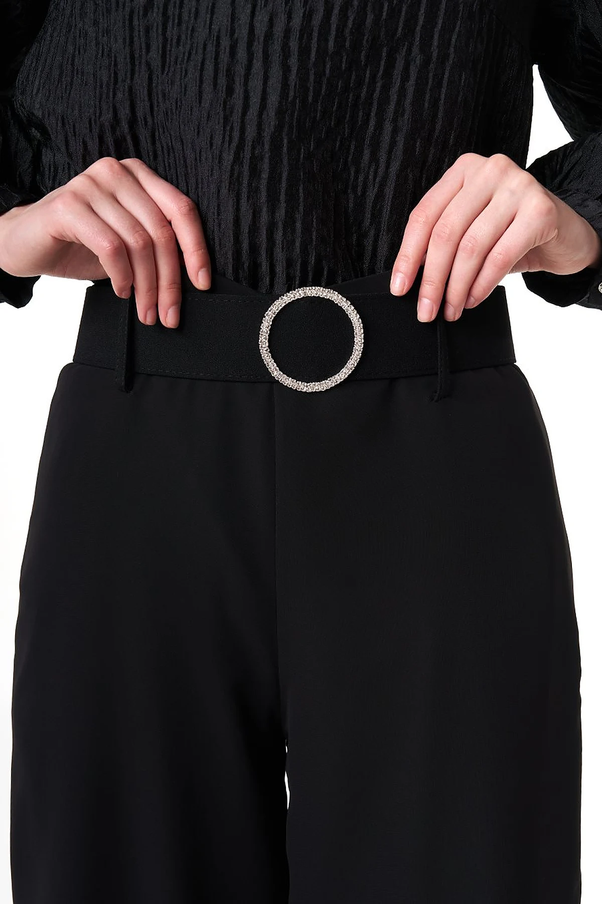 Metal Buckle Detailed Crepe Pants Black