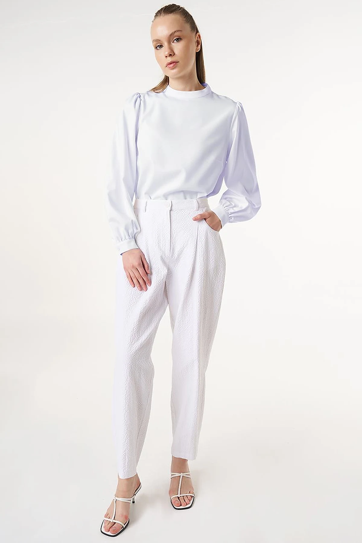 Embroidered Carrot Cut Trousers Optic White