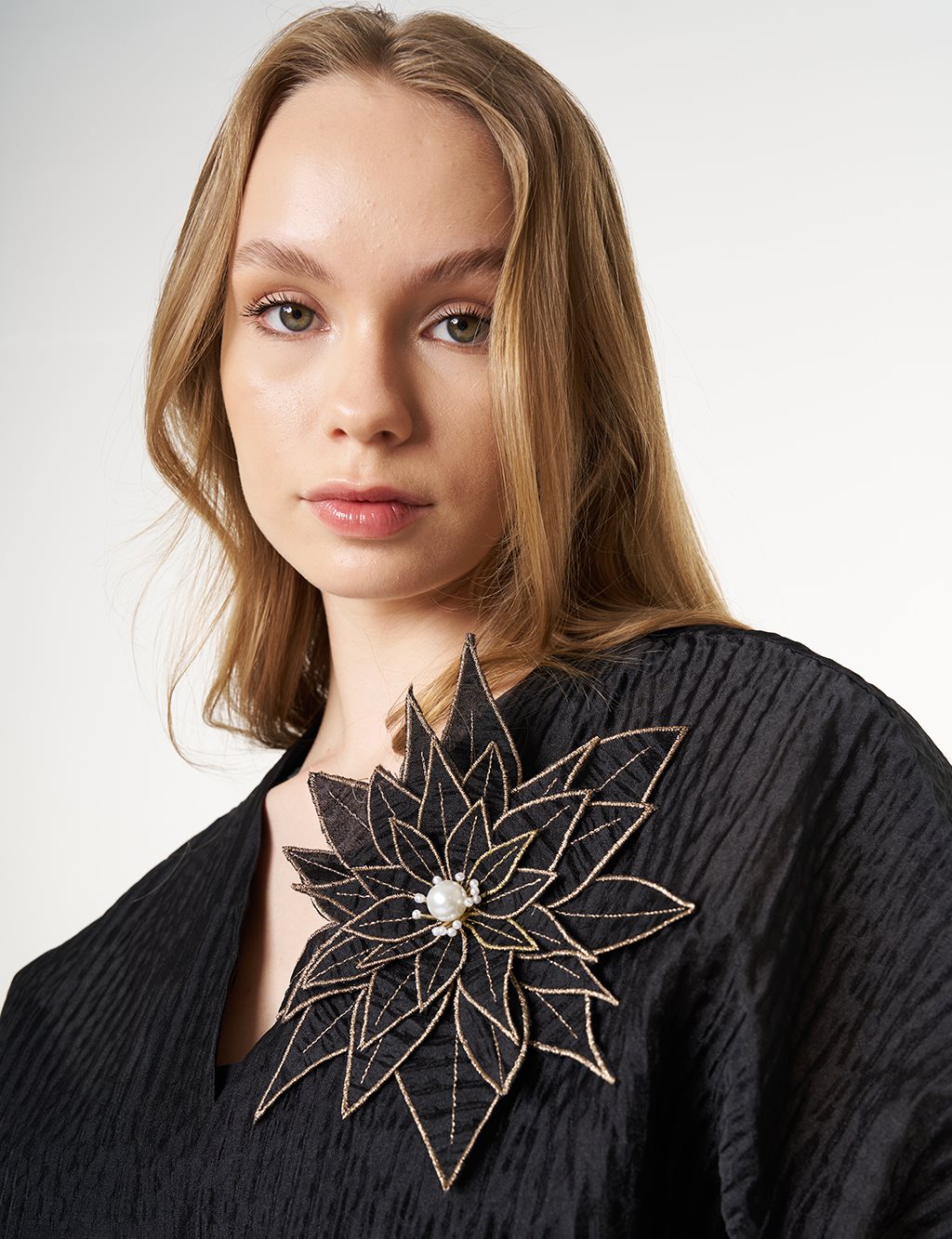 Floral Appliqué Jacquard Kimono Black
