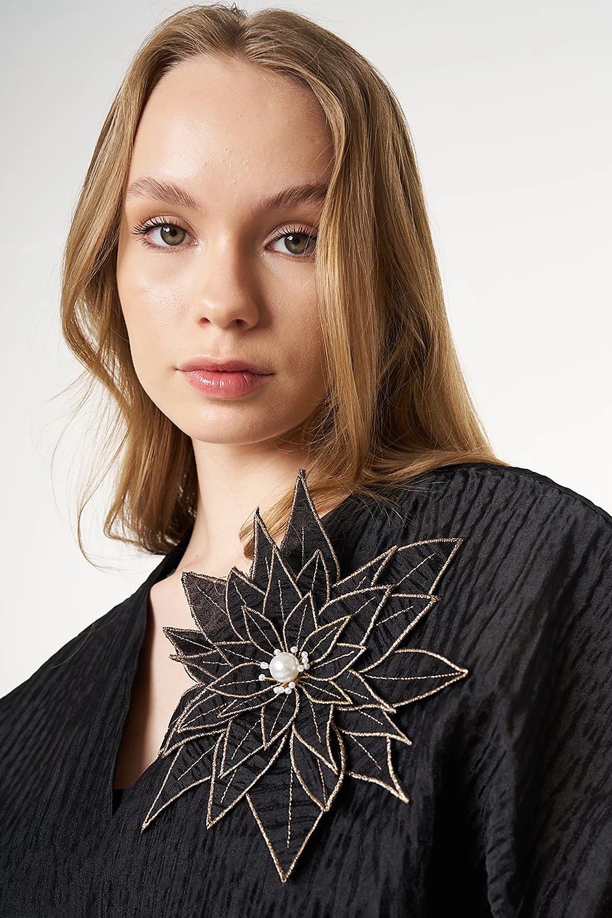 Floral Appliqué Jacquard Kimono Black
