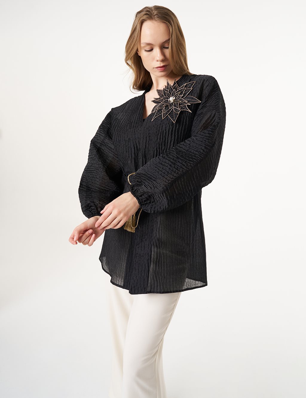 Floral Appliqué Jacquard Kimono Black