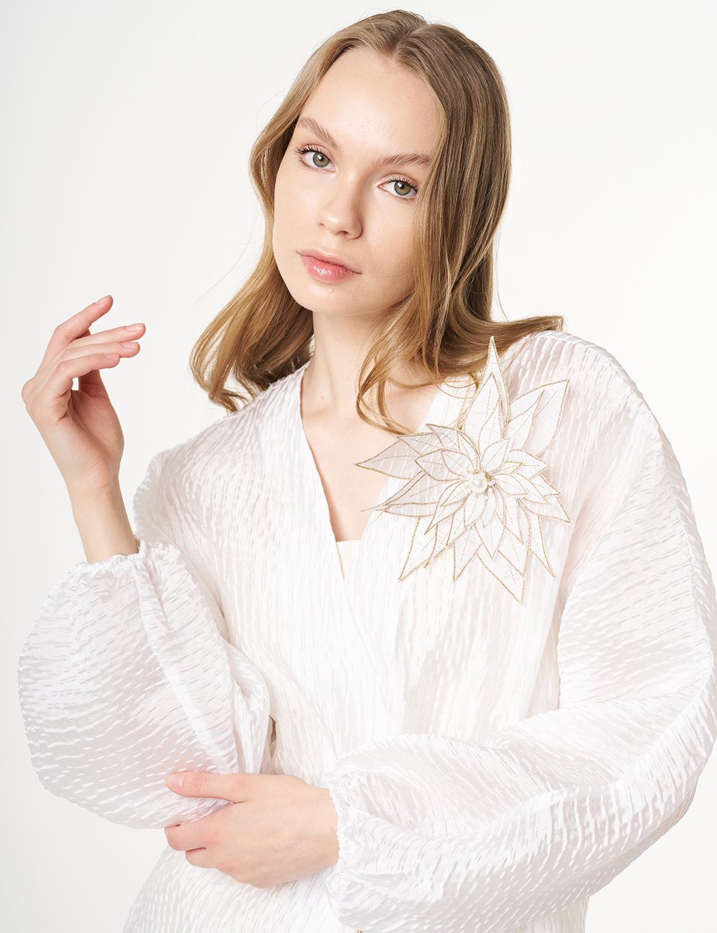 Floral Appliqué Jacquard Kimono Optic White 