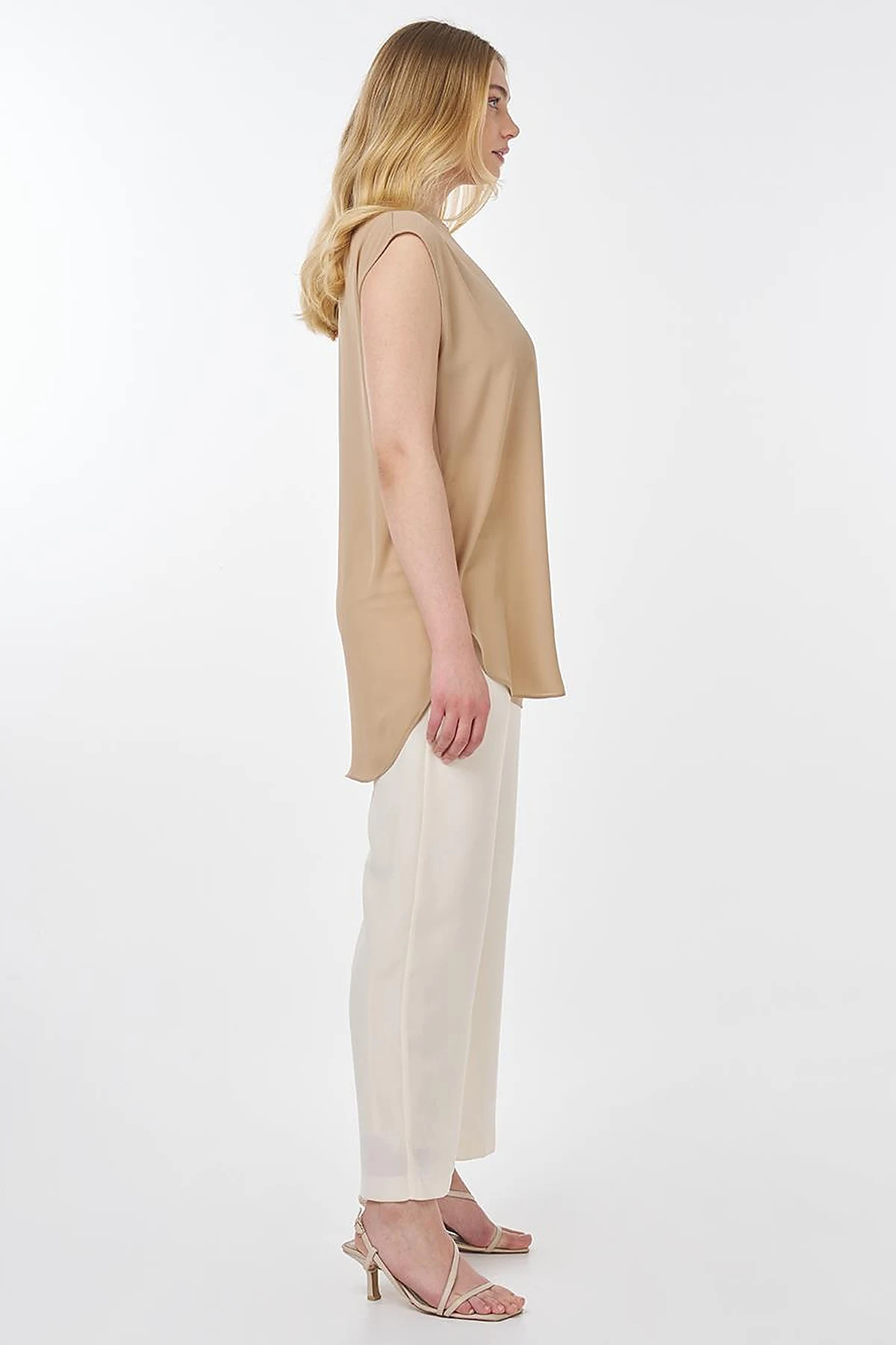 Crew Neck Basic T-Shirt Beige