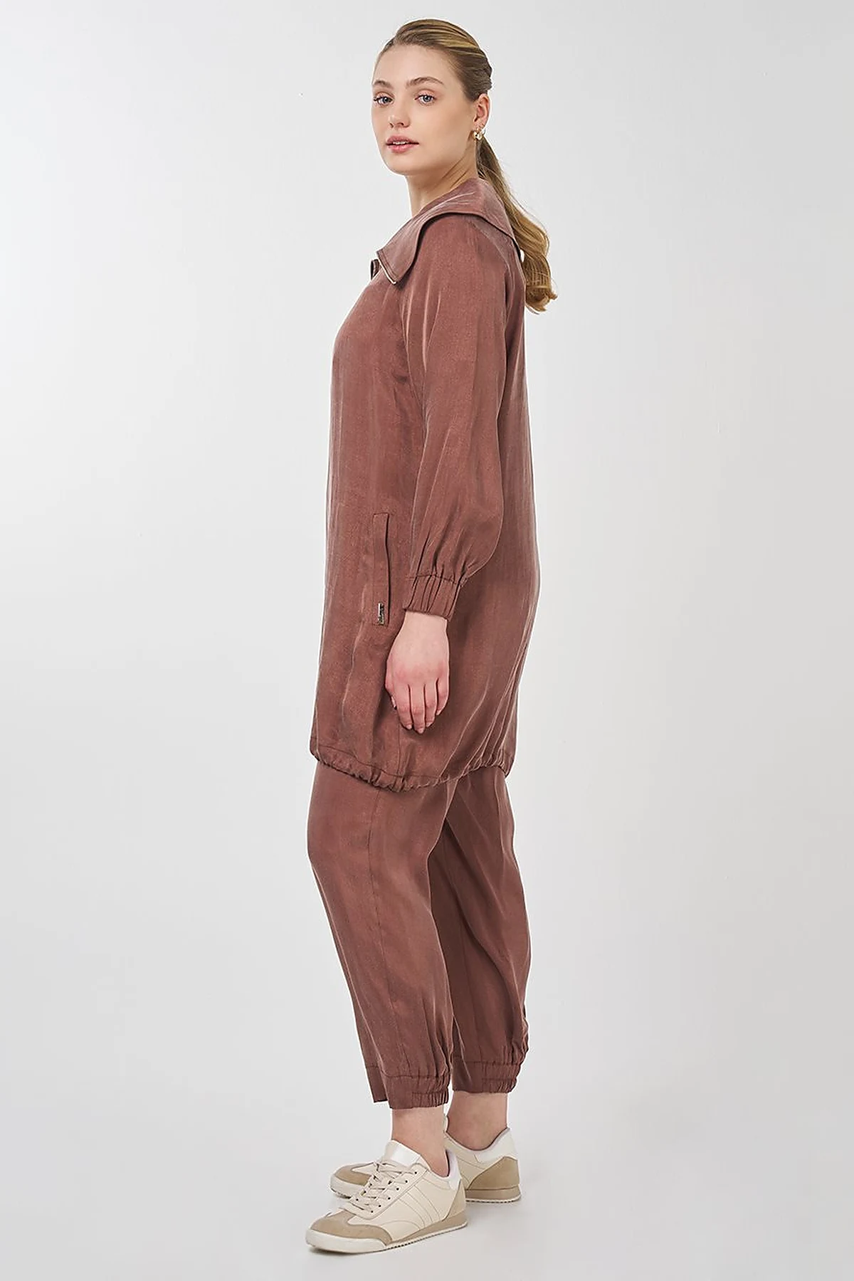Wide Collar Lyocell Two-Piece Set Brown