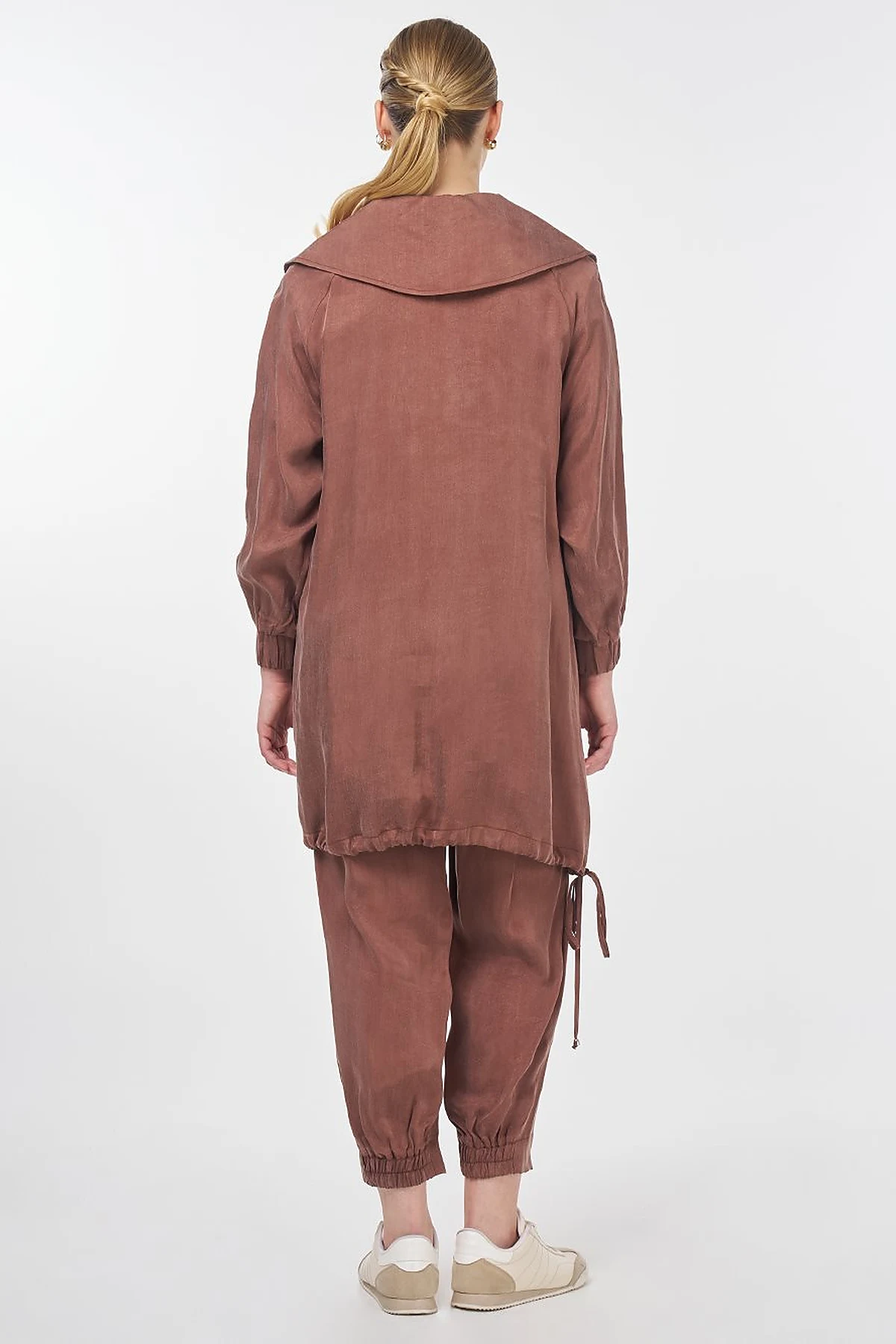 Wide Collar Lyocell Two-Piece Set Brown