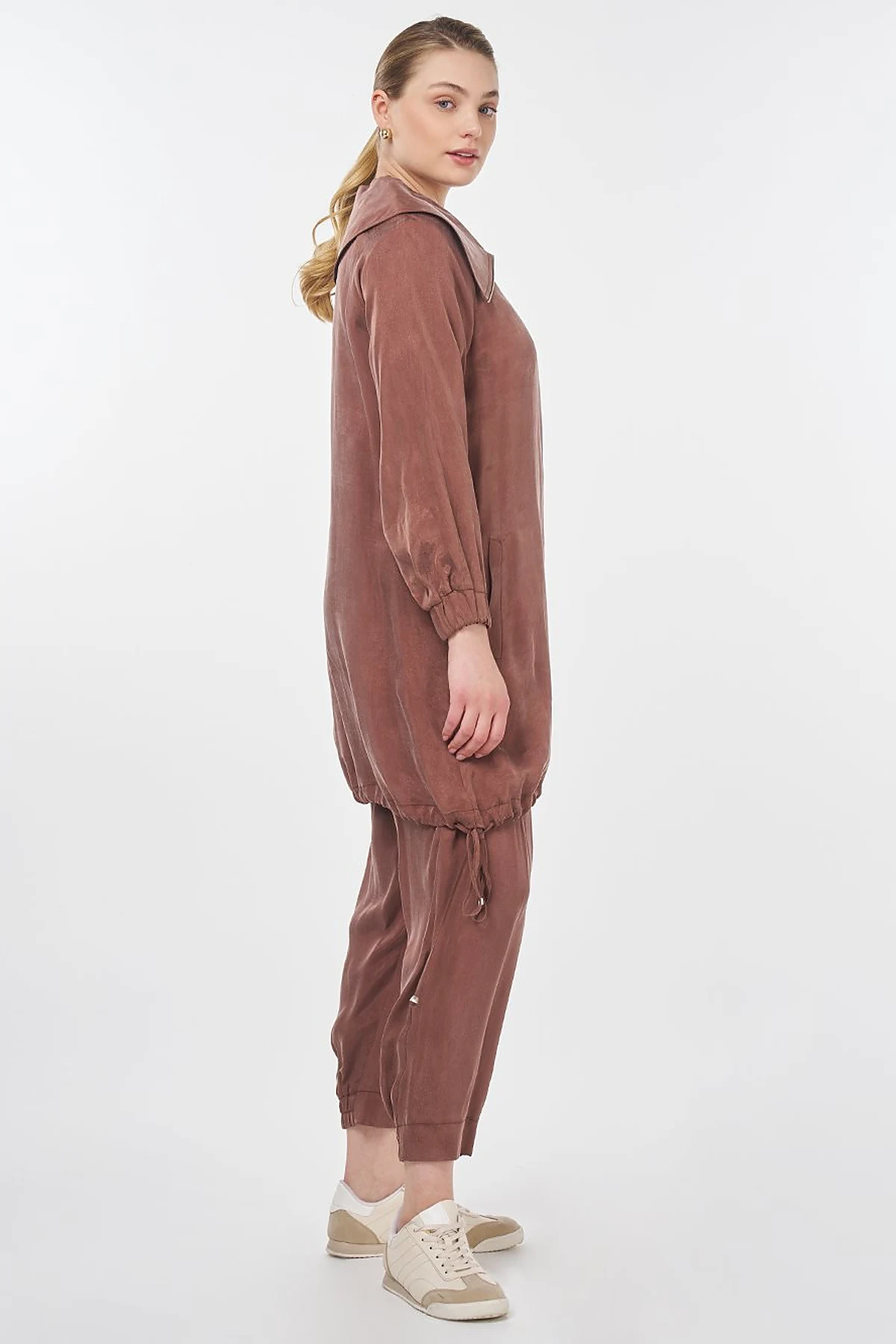 Wide Collar Lyocell Two-Piece Set Brown