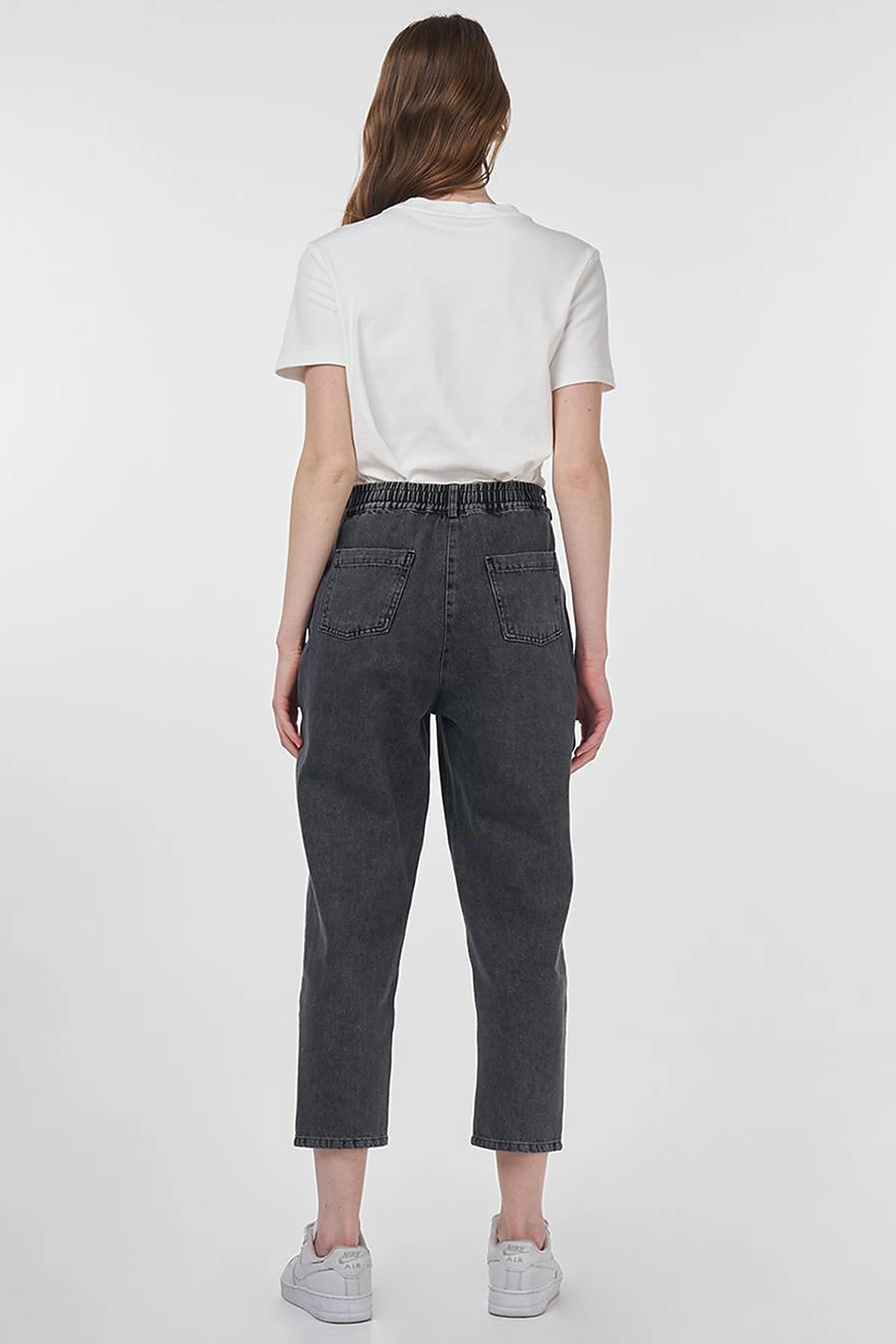 Carrot-Cut Denim Pants with Pocket Details in Anthracite