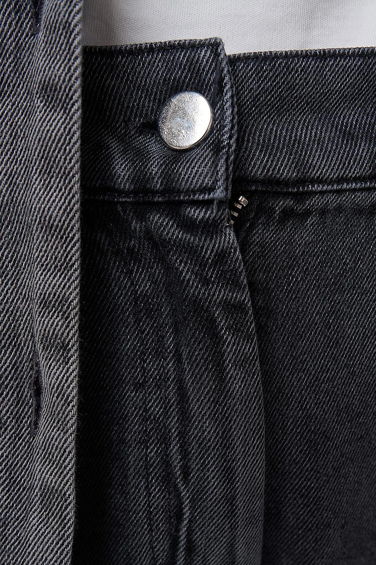 Carrot-Cut Denim Pants with Pocket Details in Anthracite