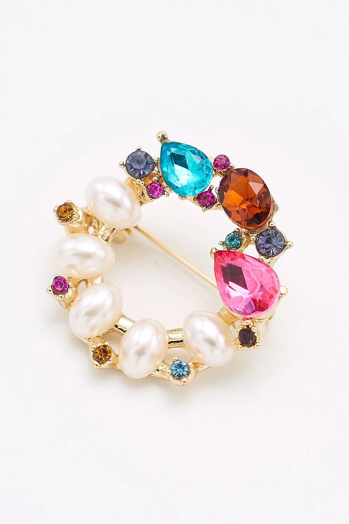 Pearl Arrangement Brooch Red