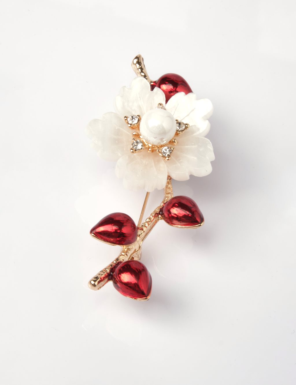 Plum Blossom Figured Brooch Optic White