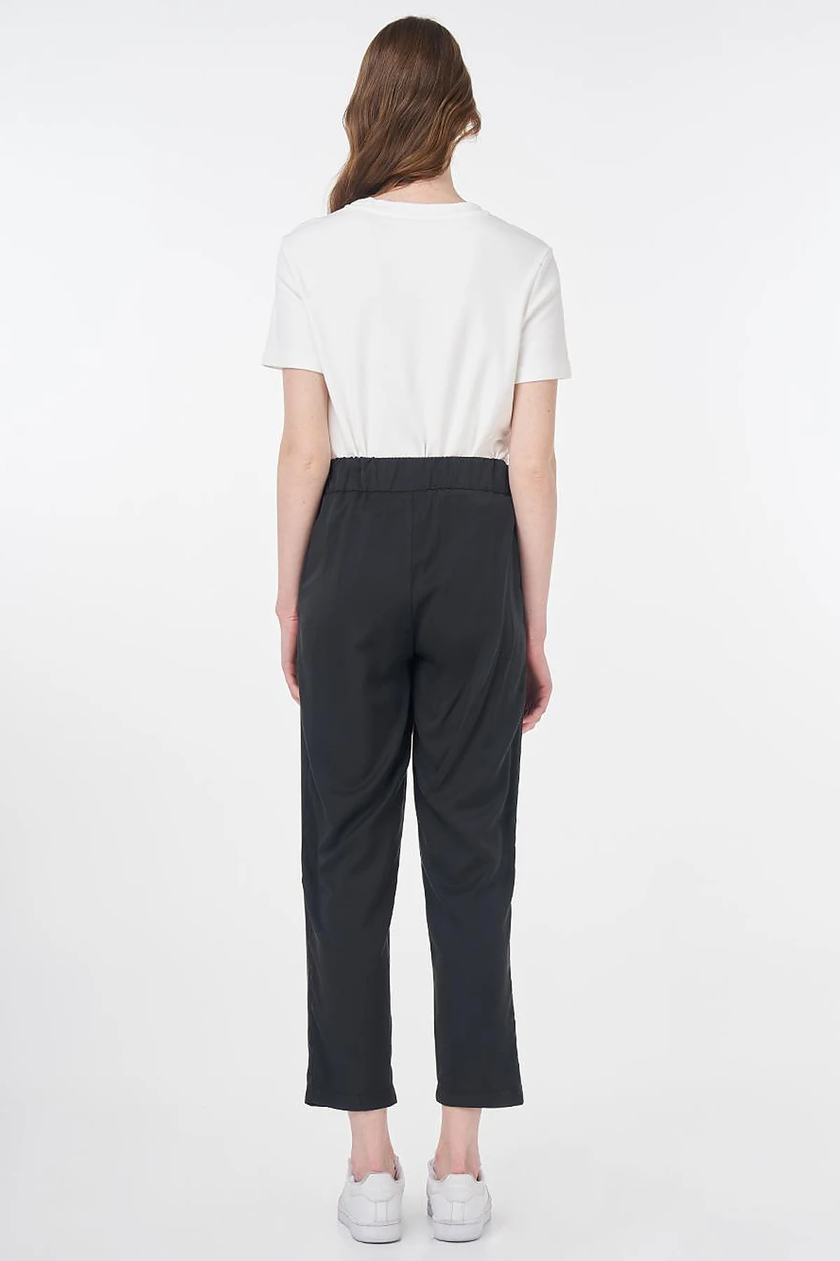 Pleat Detail Carrot Pants Black