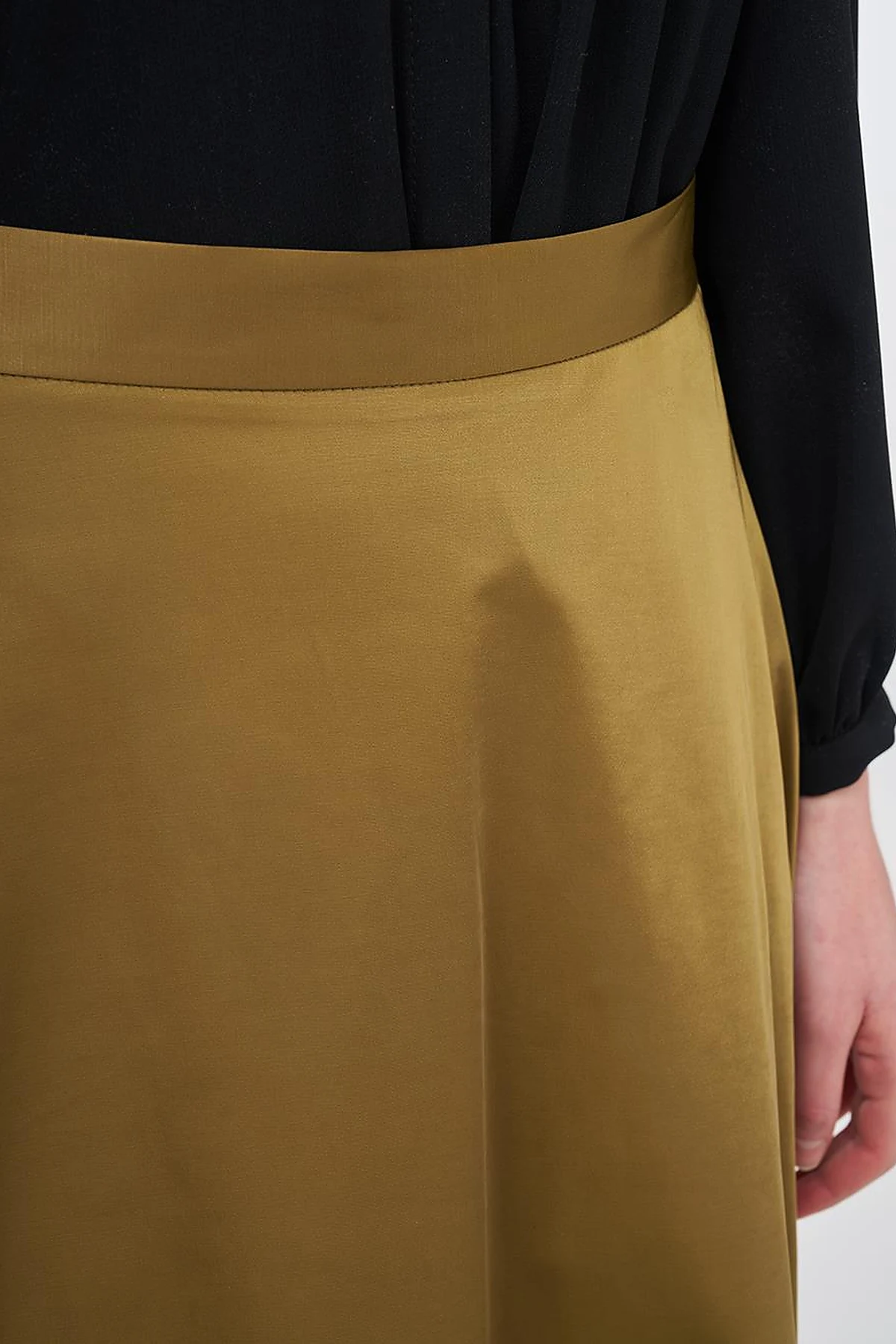 Shiny Flared Skirt Oliv