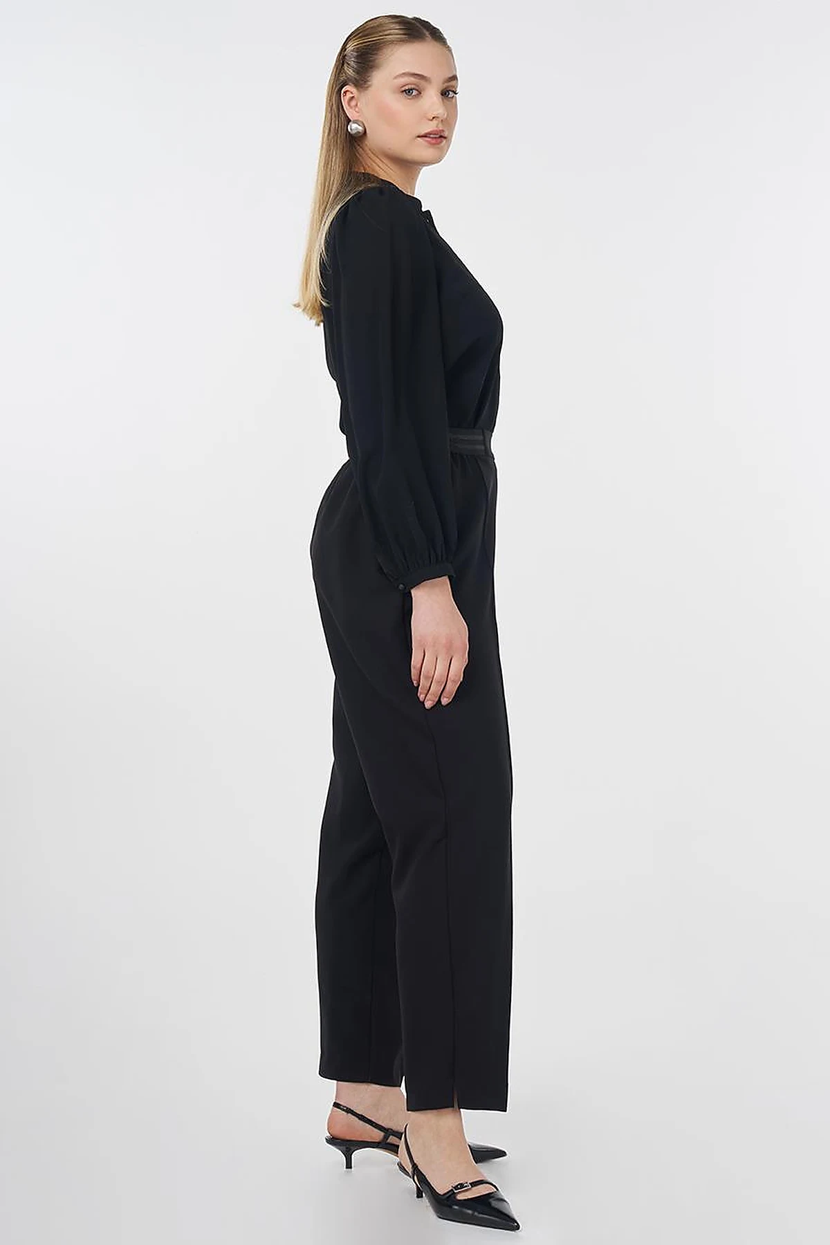 High-Waist Pants with Topstitched Seams – Black