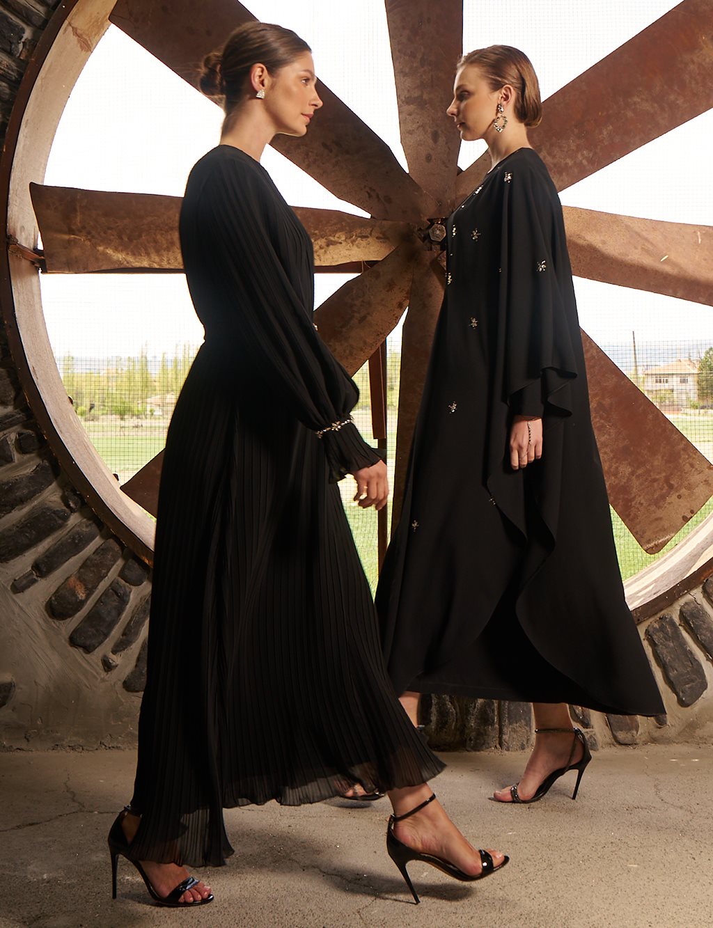 Stone-Embellished Abaya Set Black