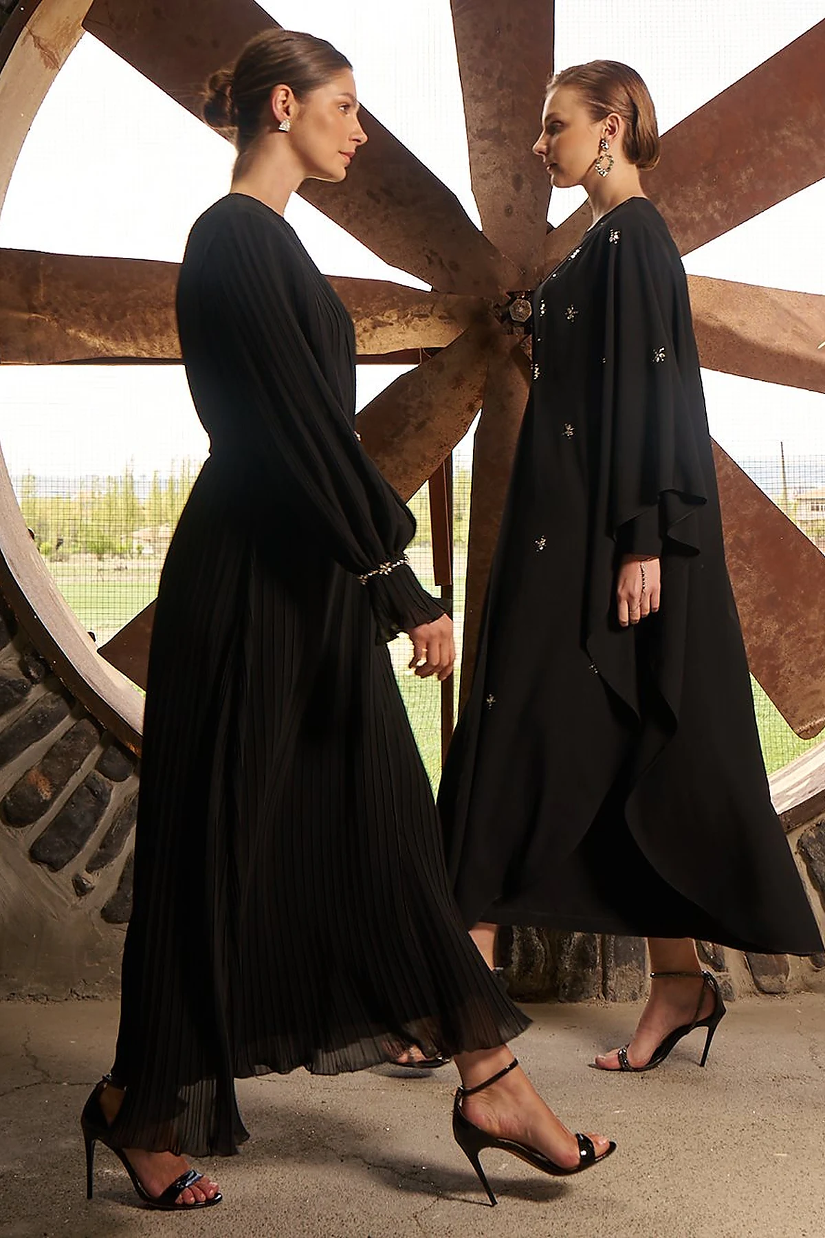 Stone-Embellished Elegant Dress – Black 