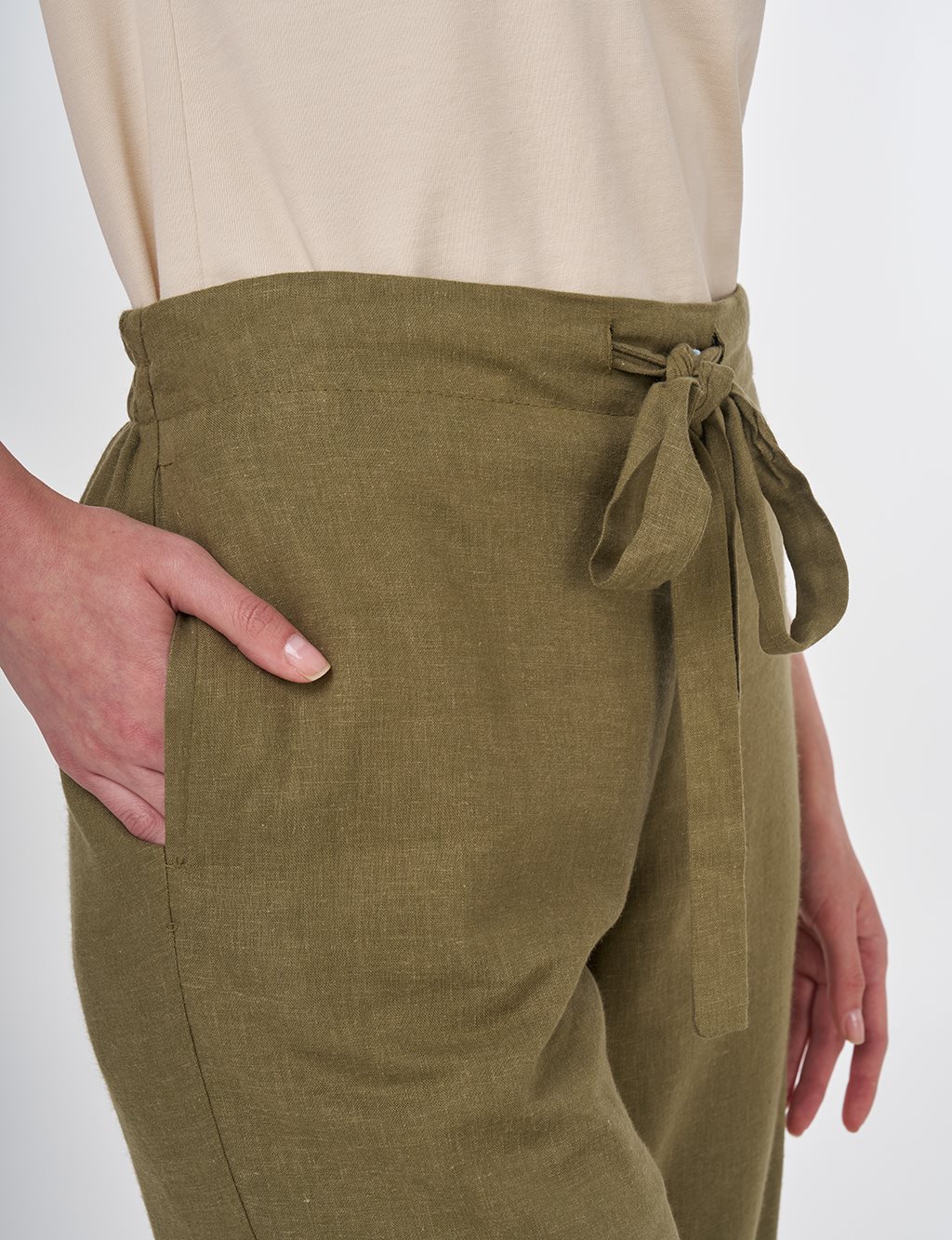 Linen-Blend High-Waisted Pants in Khaki