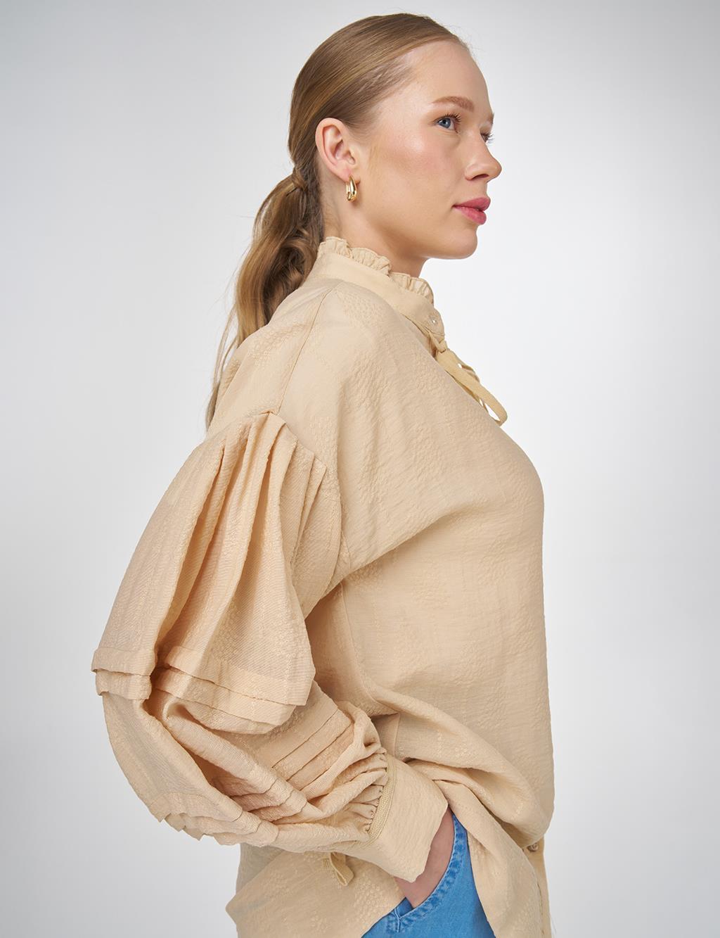 Ribbed Stitch Stand Collar Blouse Beige
