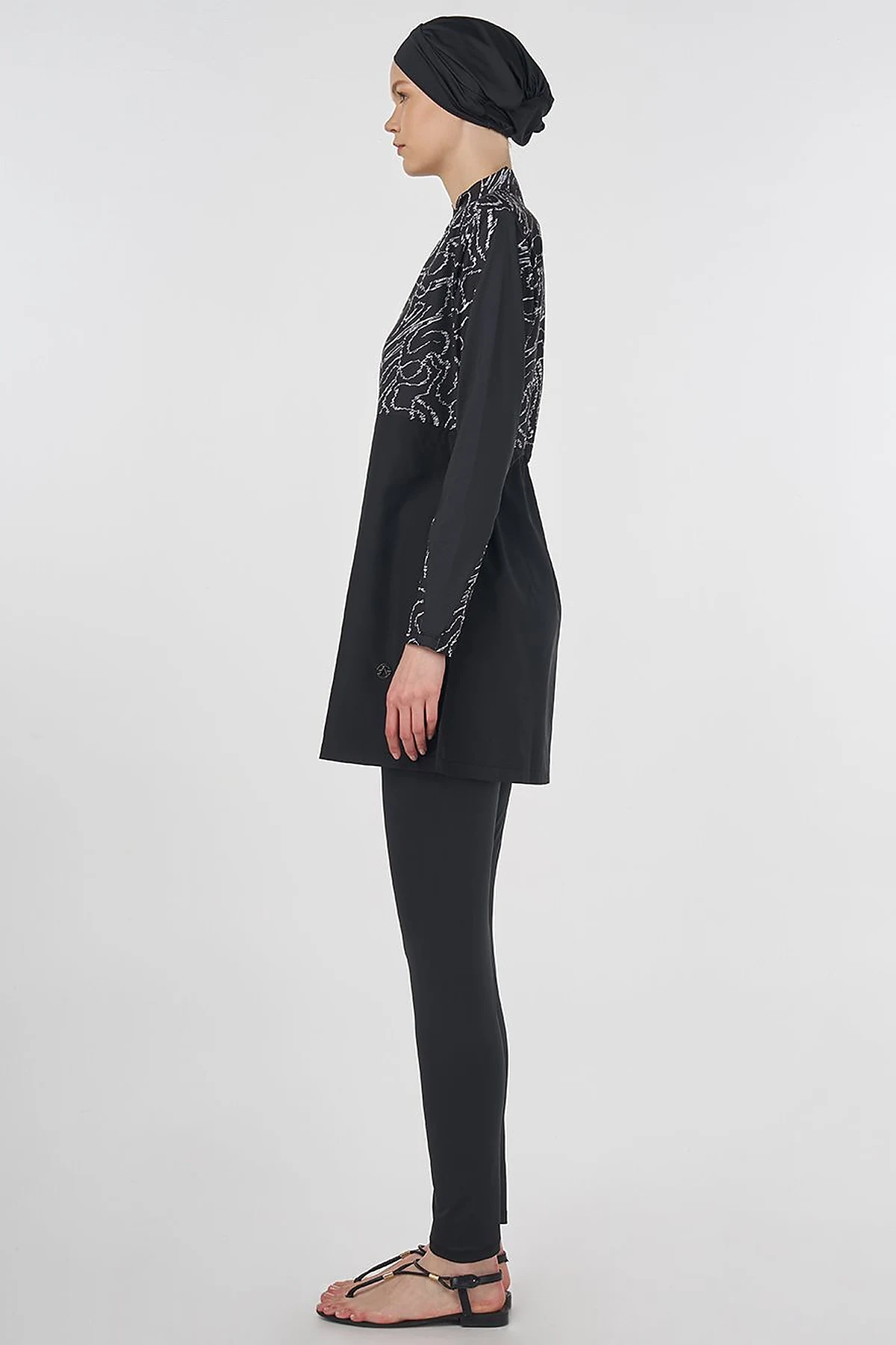 Complex Pattern Modest Swimsuit – Black