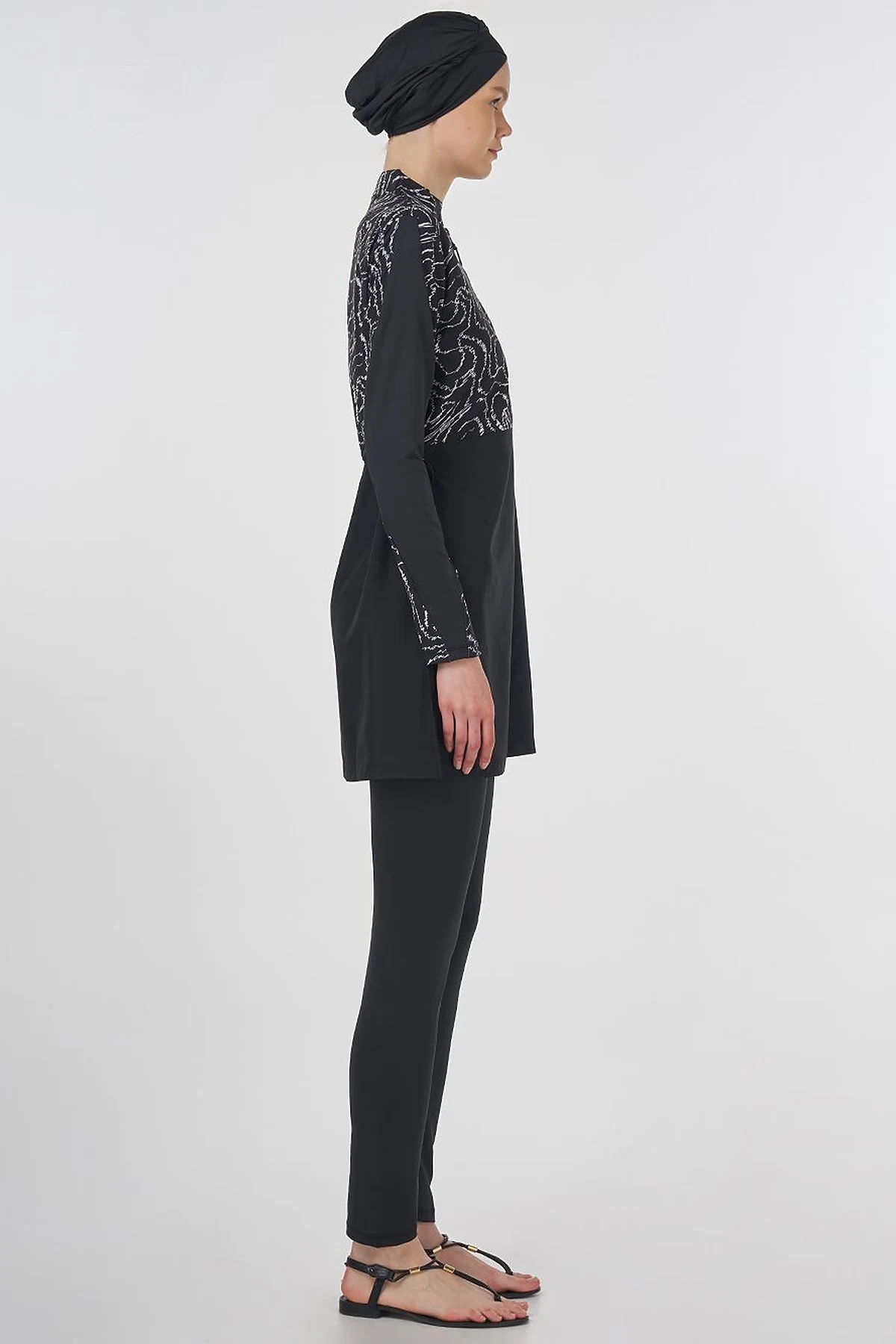 Complex Pattern Modest Swimsuit – Black