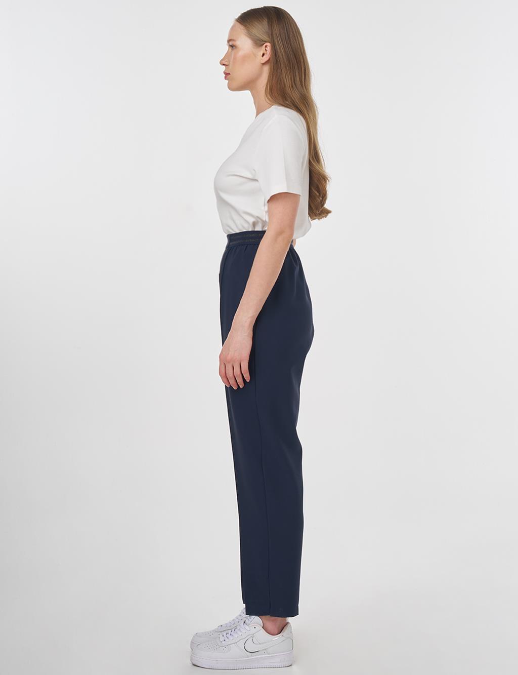High-Waist Pants with Topstitched Seams – Dark Navy 