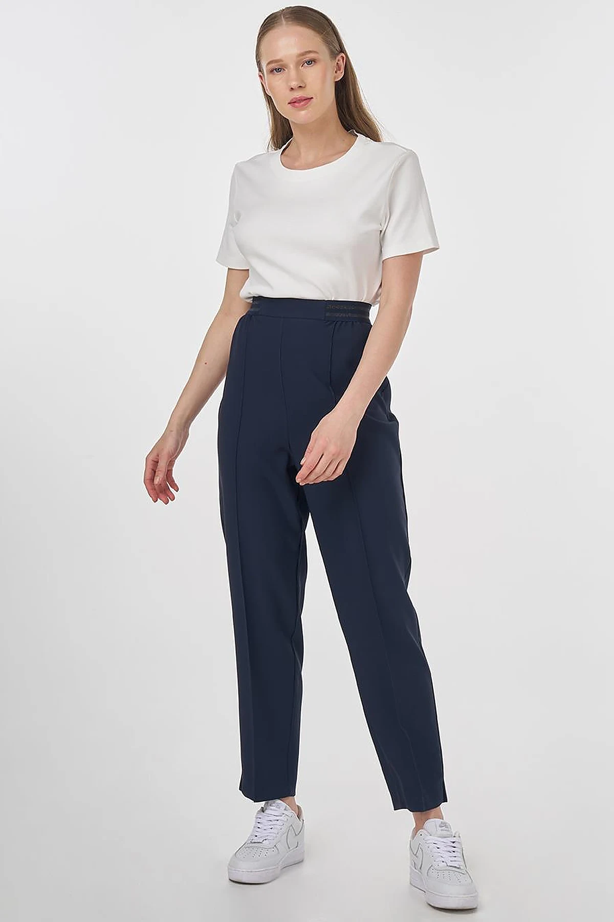 High-Waist Pants with Topstitched Seams – Dark Navy 