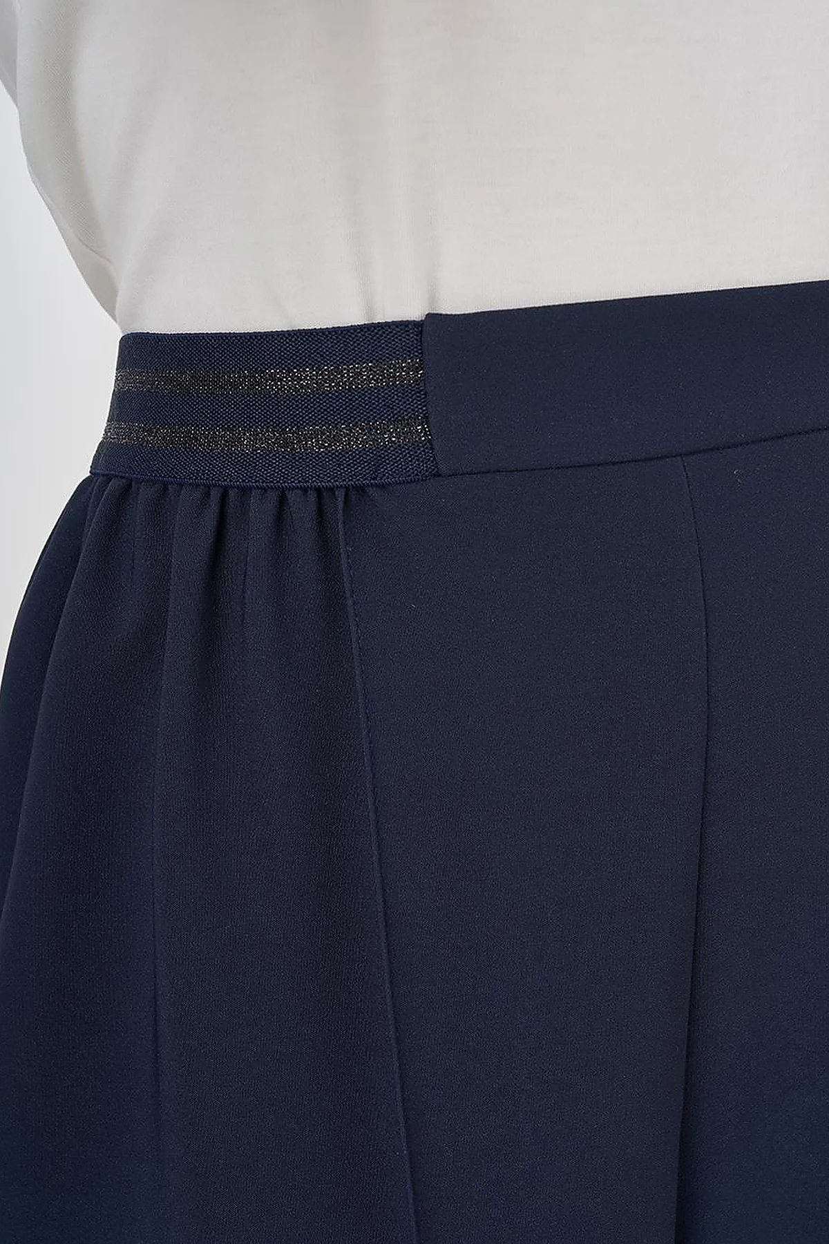 High-Waist Pants with Topstitched Seams – Dark Navy 