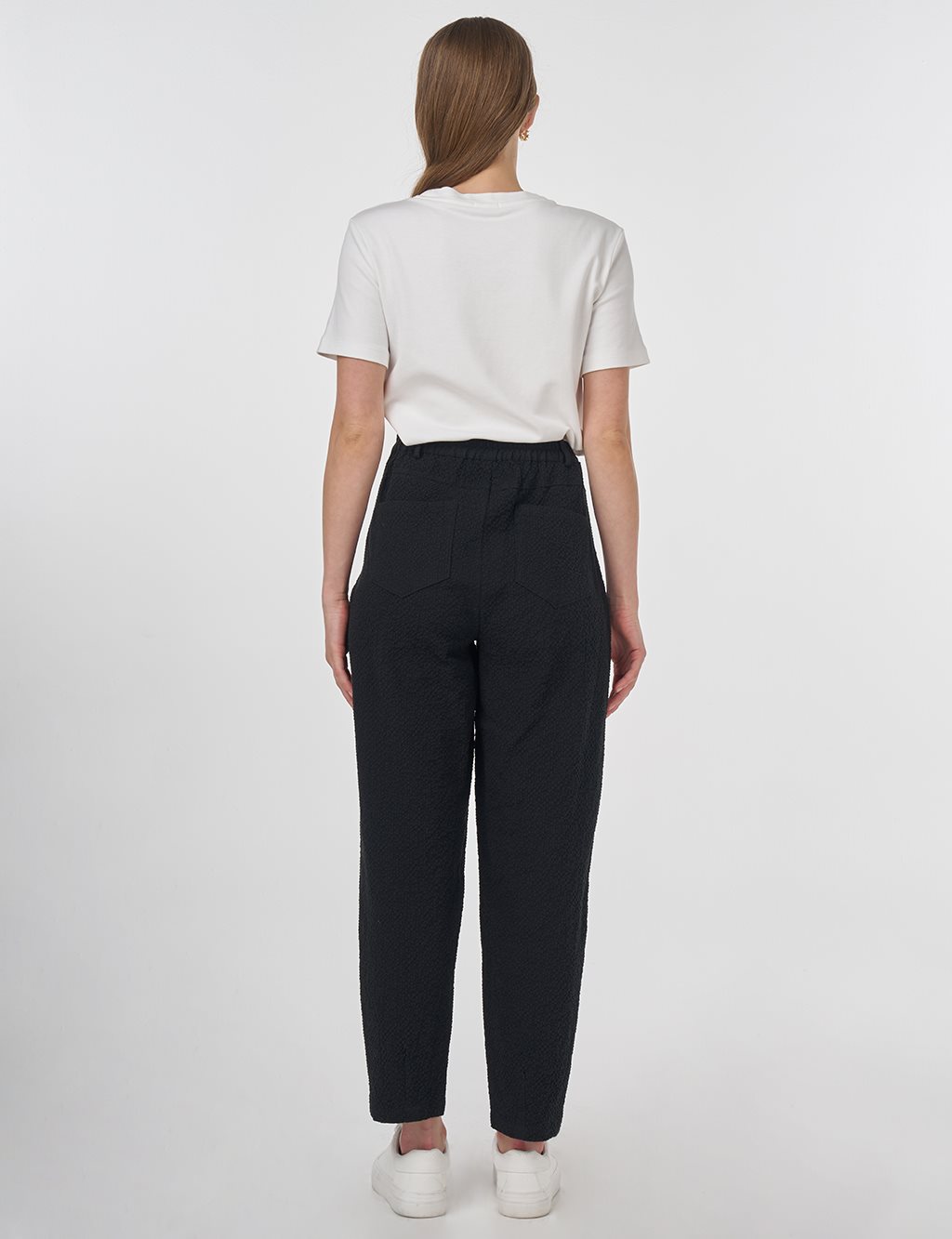 Crinkled Carrot-Cut Pants Black 