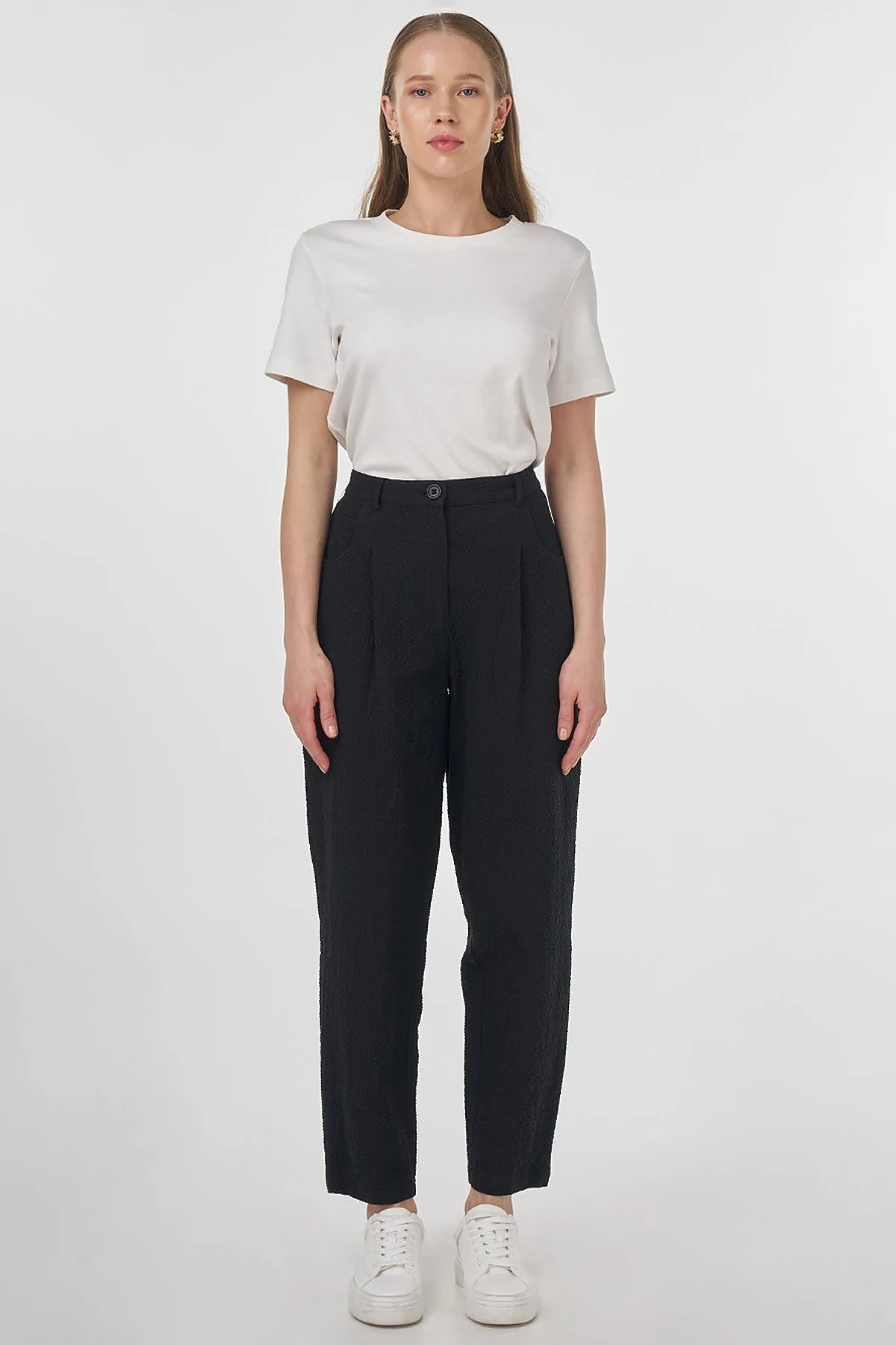 Crinkled Carrot-Cut Pants Black 