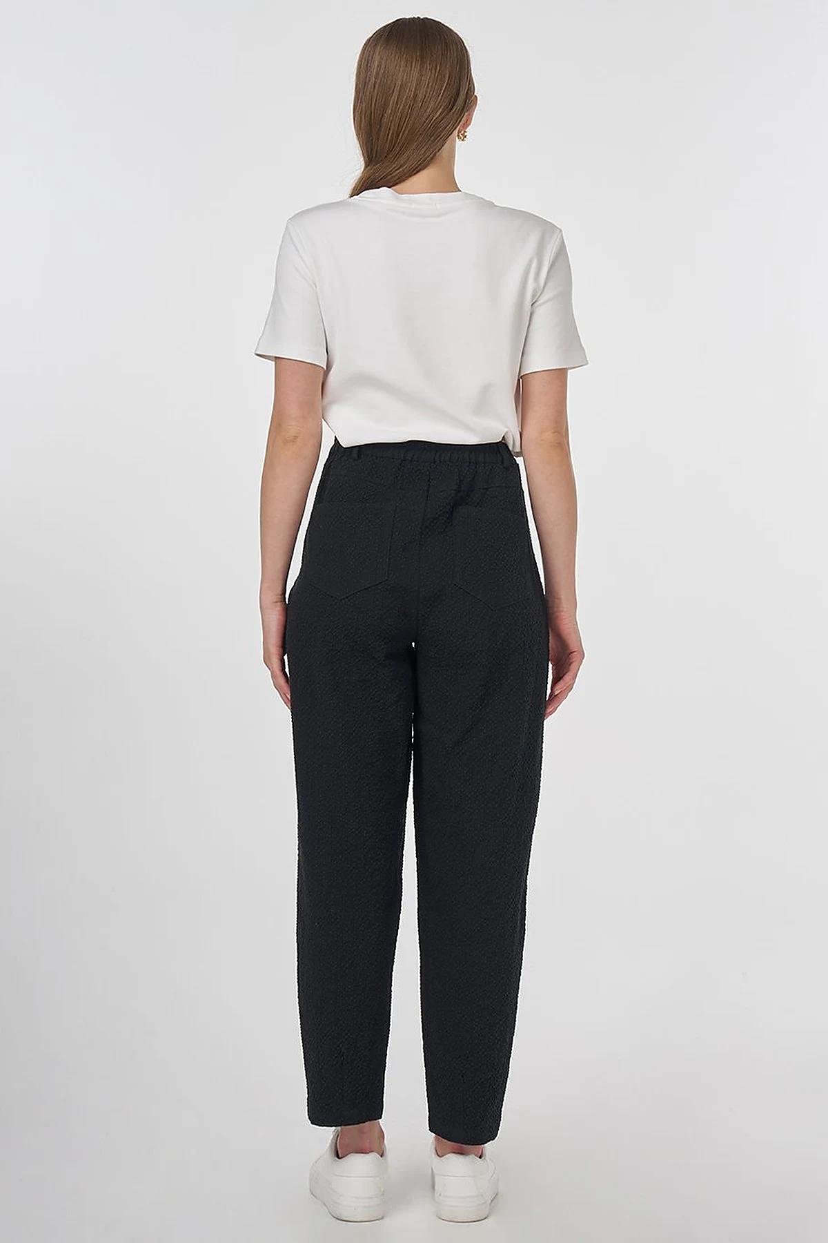 Crinkled Carrot-Cut Pants Black 