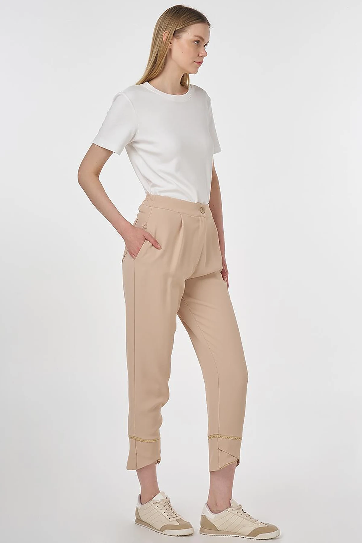 Stitch Detail Crepe Pants Beige