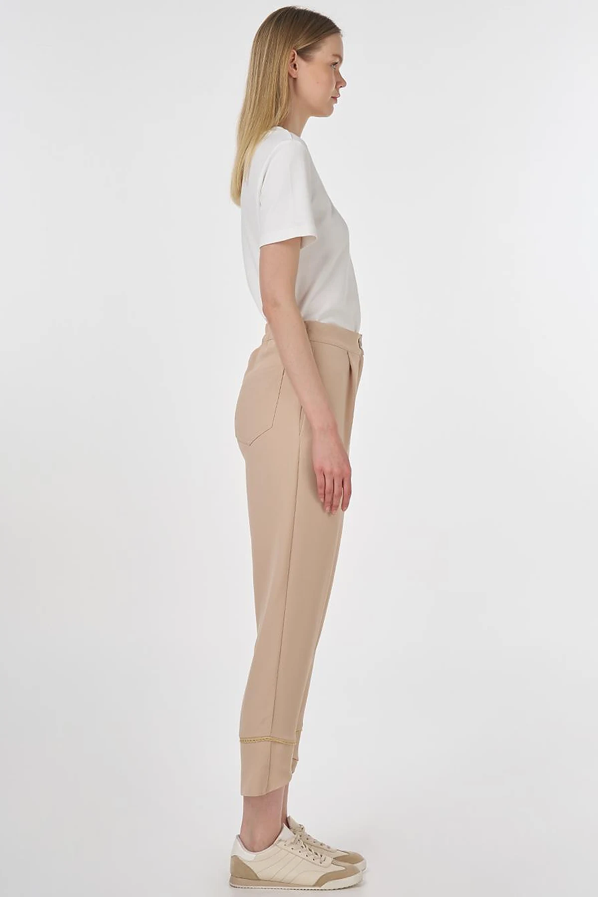 Stitch Detail Crepe Pants Beige