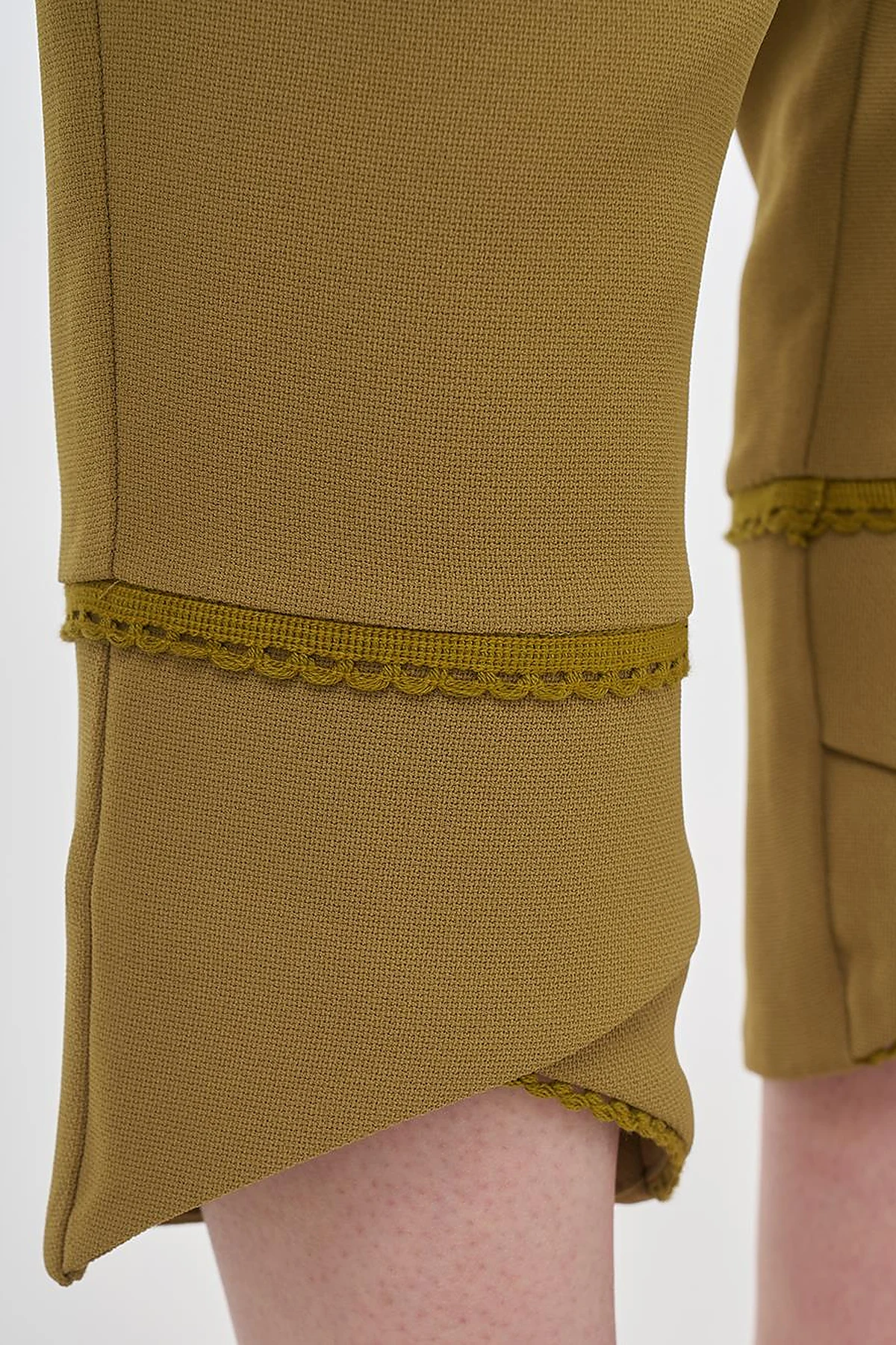 Stitch Detail Crepe Pants Khaki