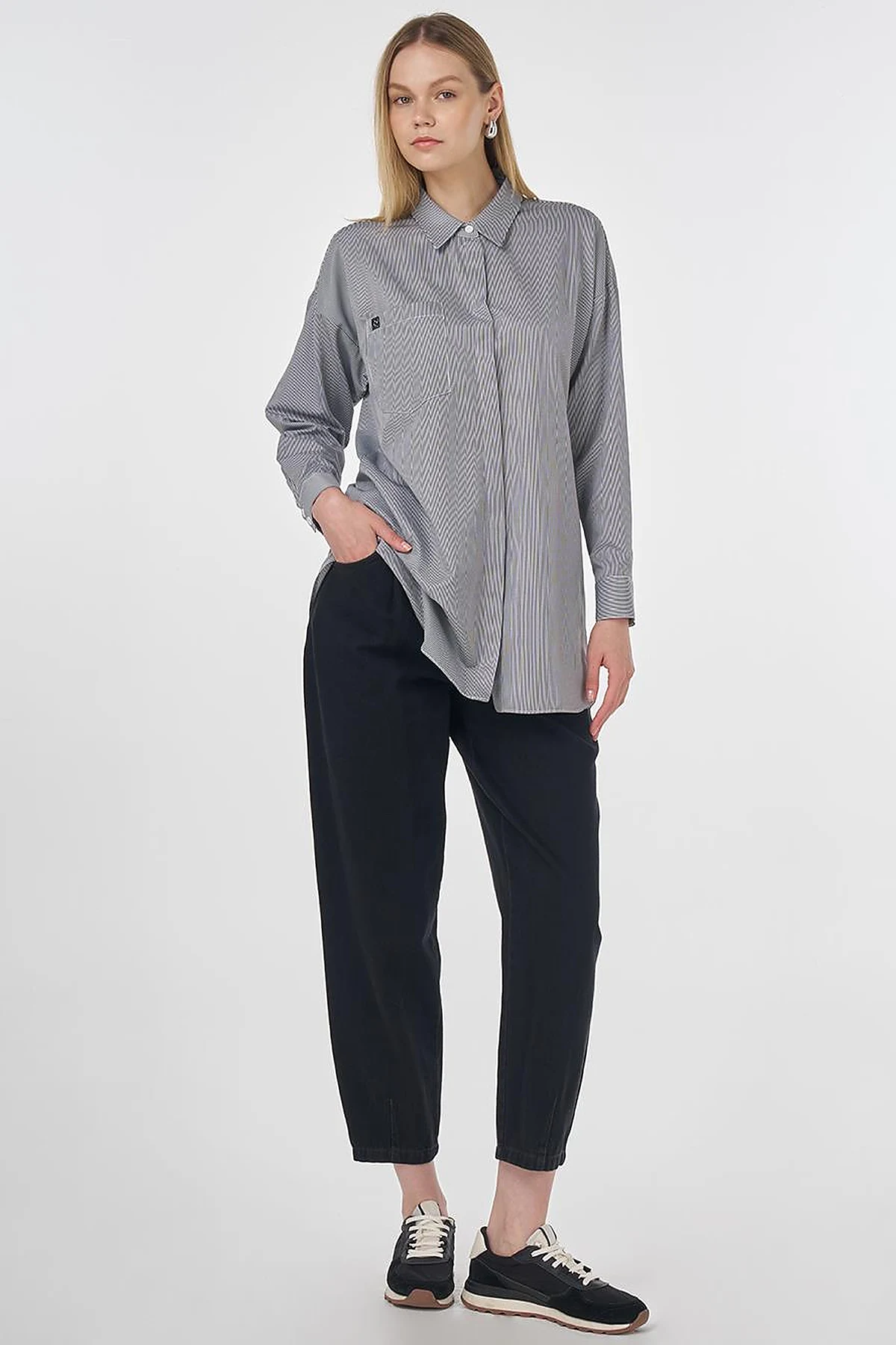 Single-Pocket Cotton Basic Tunic Black