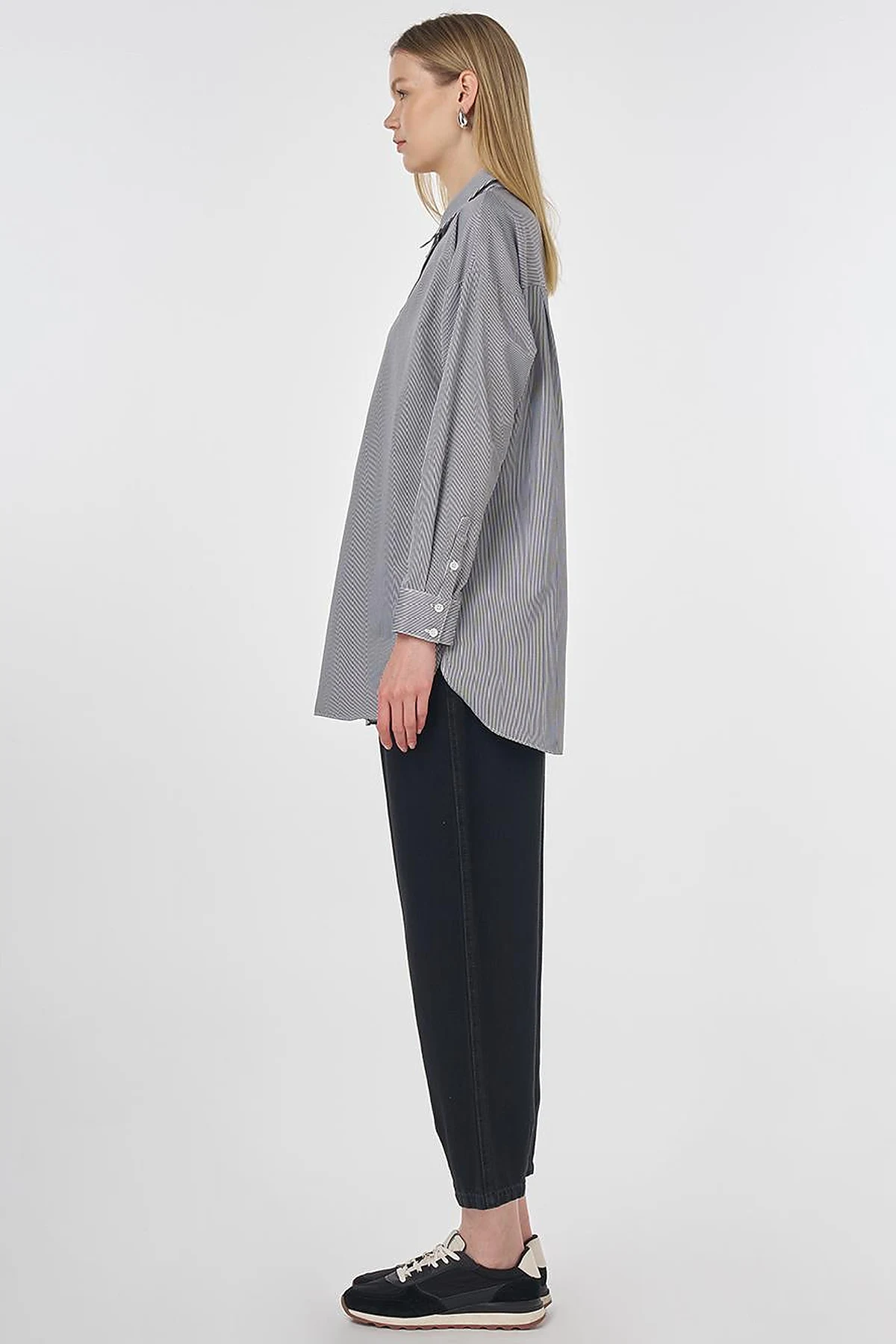Single-Pocket Cotton Basic Tunic Black