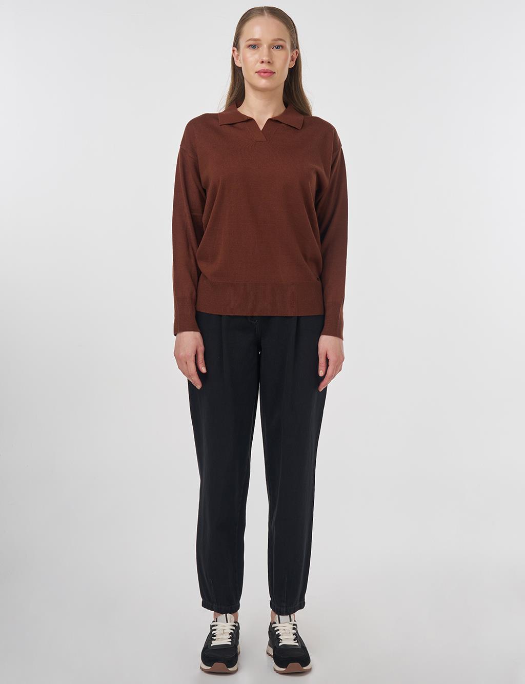 Collared Knit Sweater in Reddish Brown