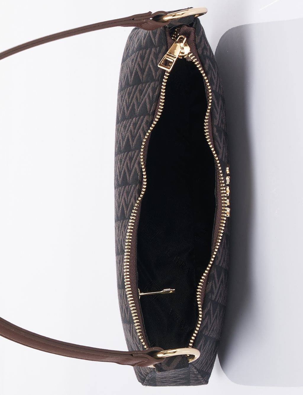 MONOGRAM LOGO DOKUMA DETAYLI HOBO ÇANTA