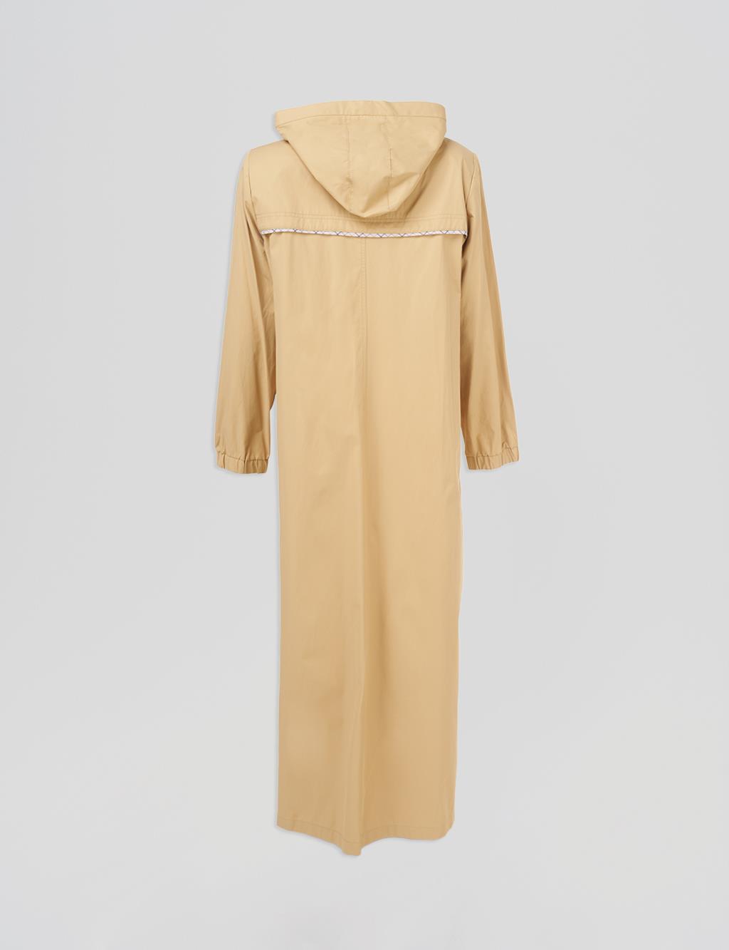 Button-Closure Overcoat – Beige