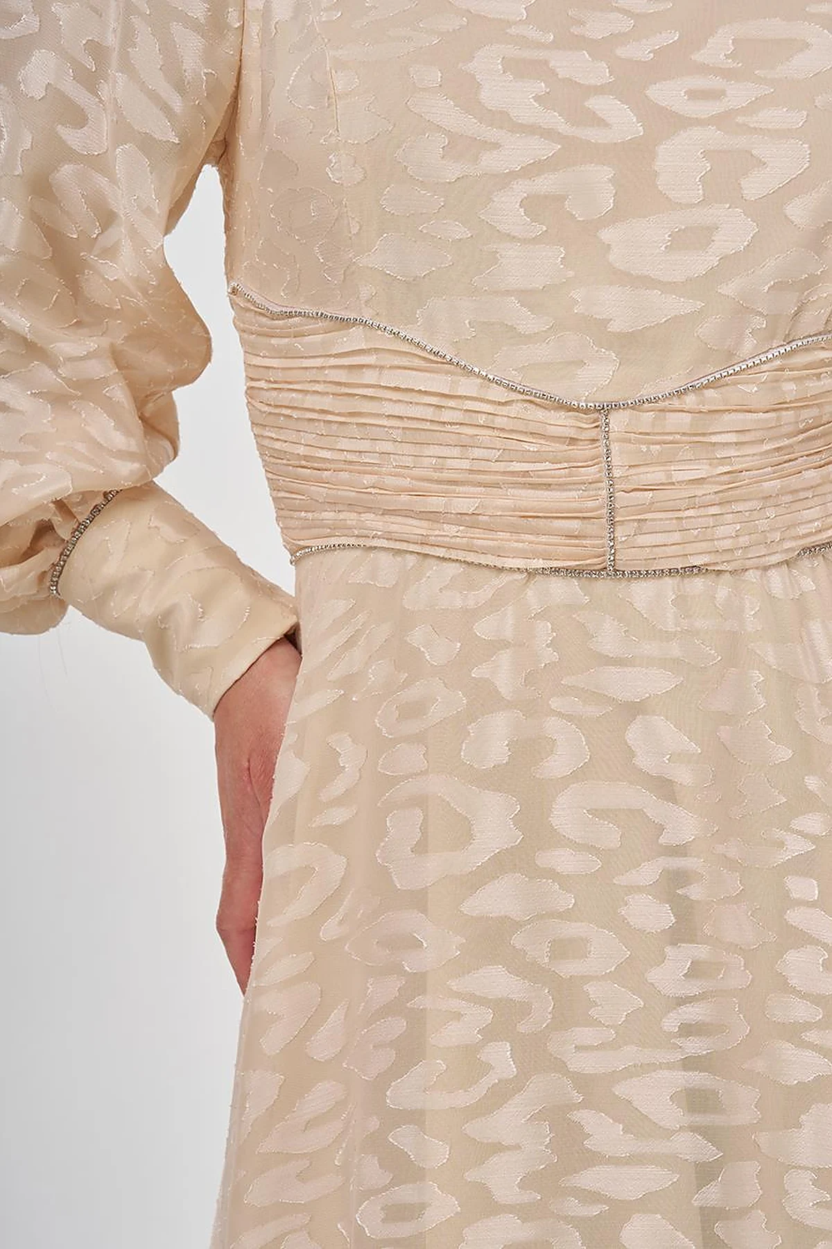 Drape Detaylı Jakarlı Elbise Kum Beji