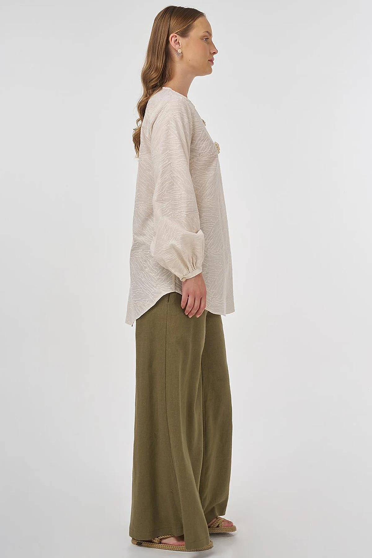 Floral Appliqué Cotton Blouse in Cream 