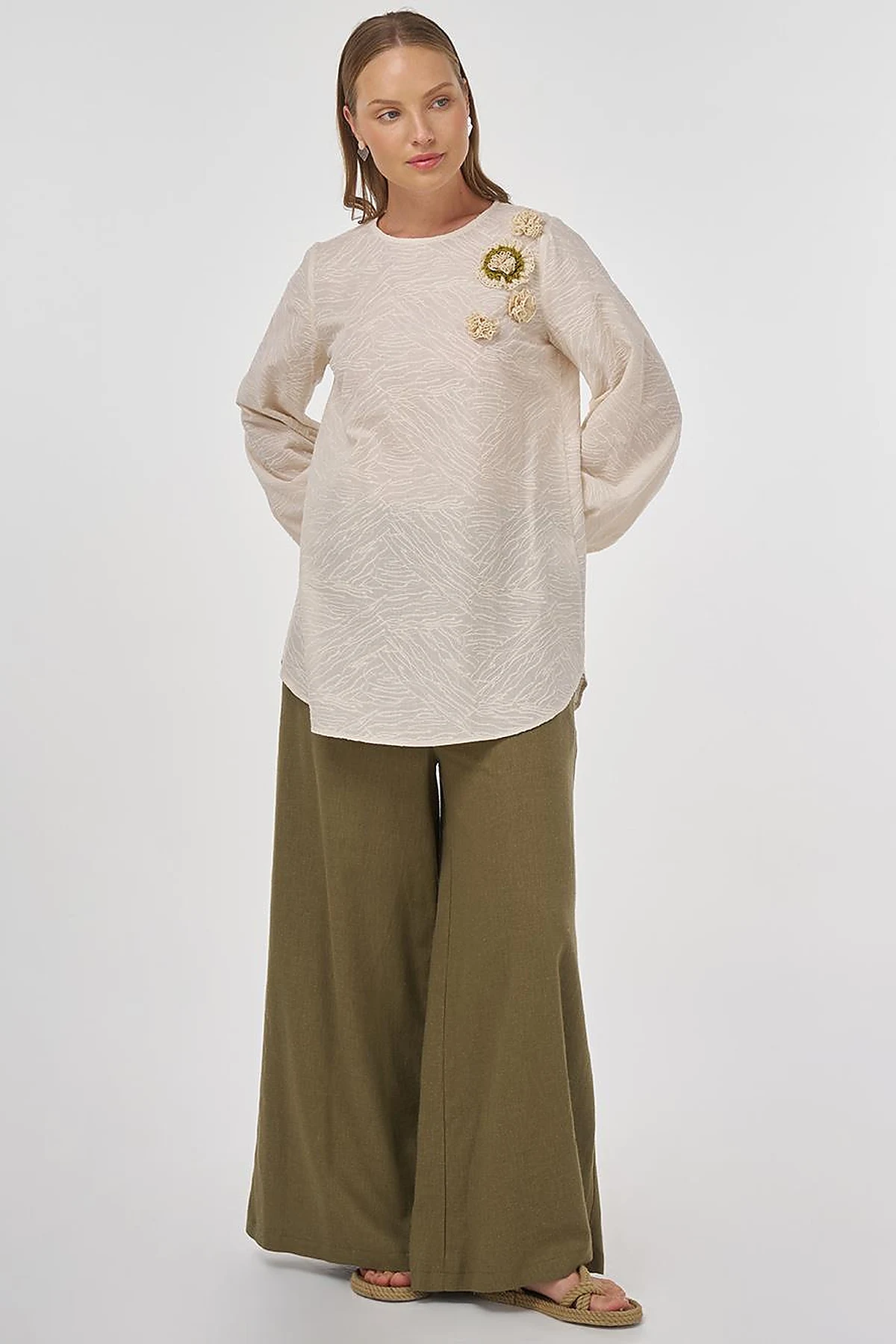 Floral Appliqué Cotton Blouse in Cream 