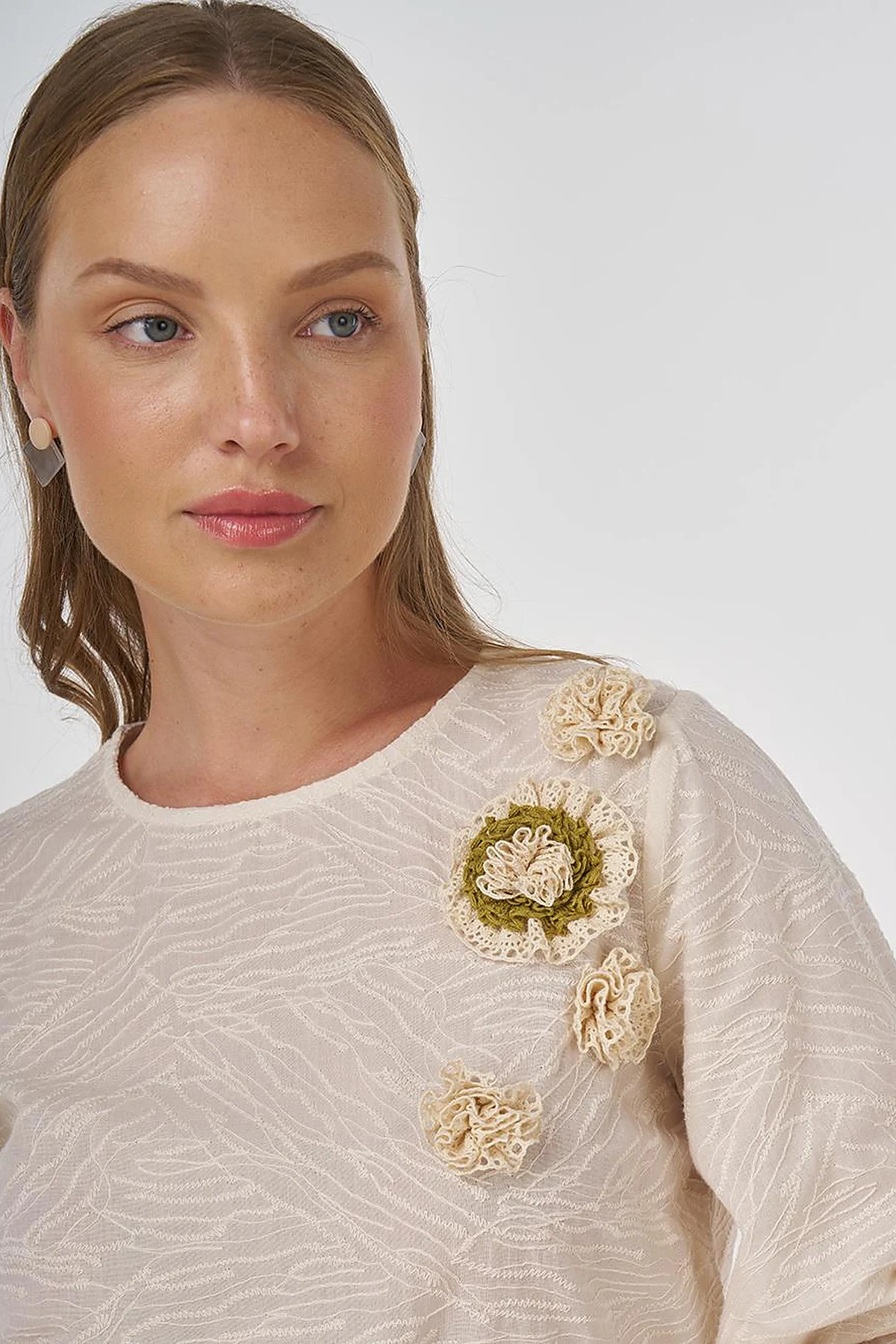 Floral Appliqué Cotton Blouse in Cream 